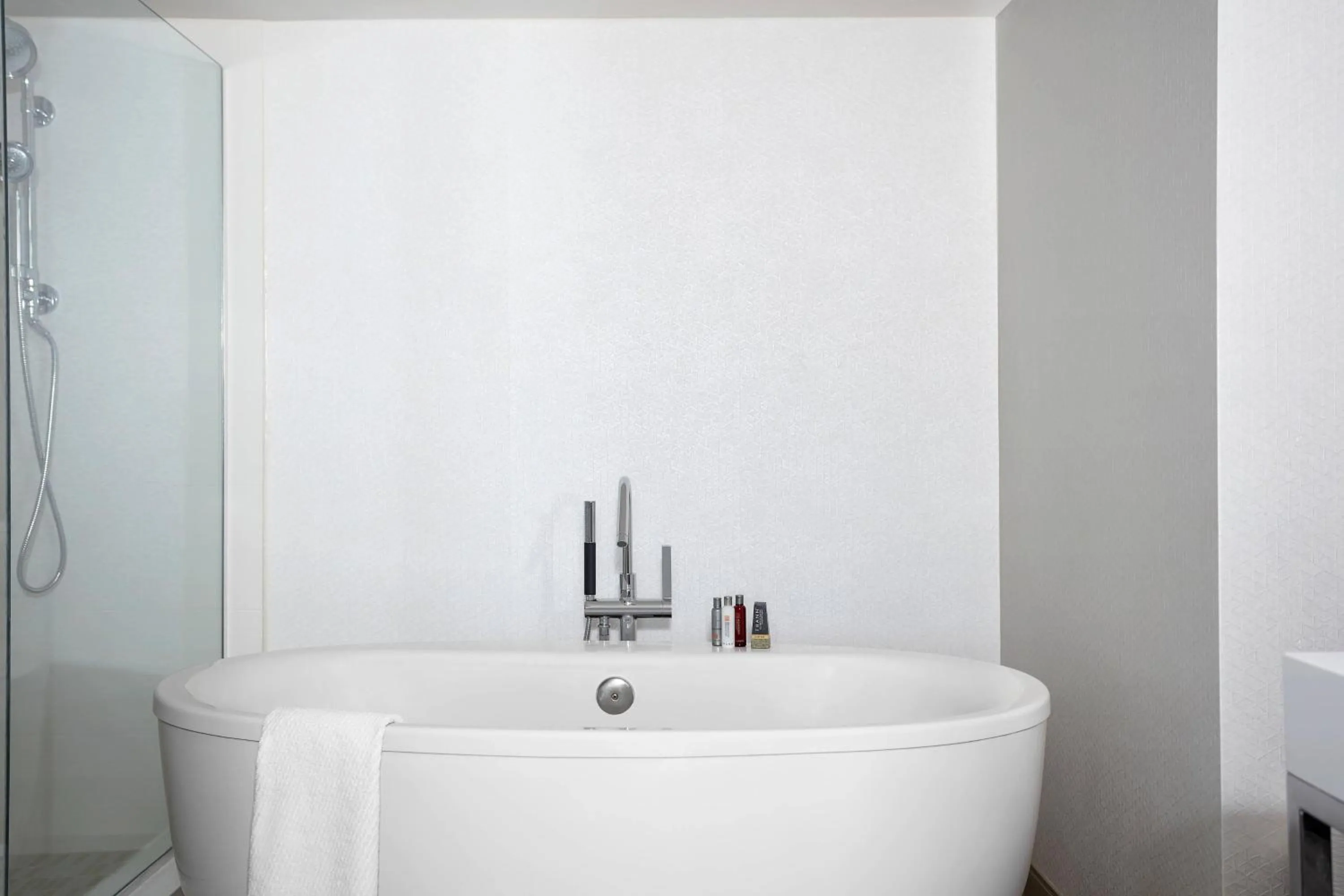 Bathroom in Marriott Orlando Downtown