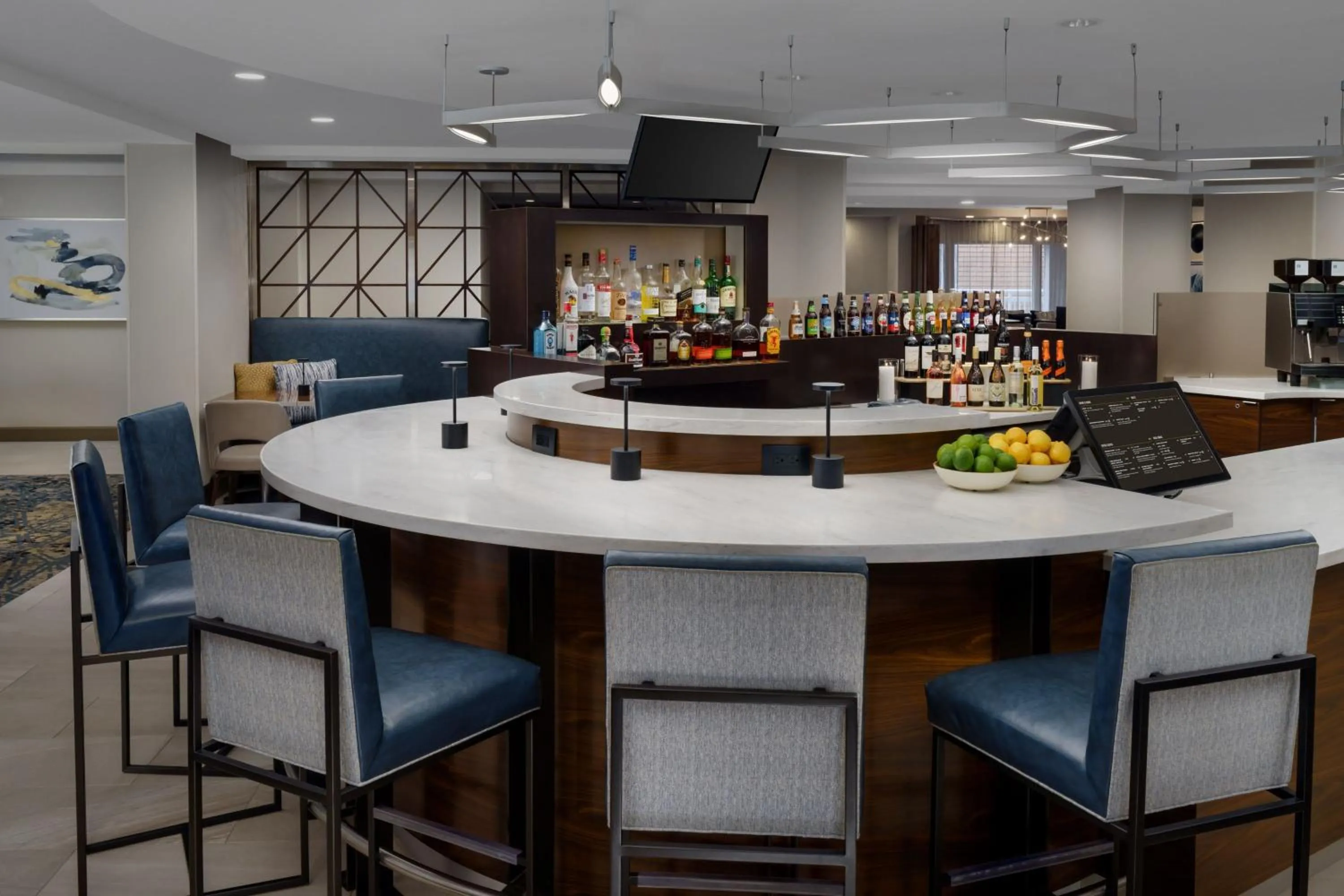 Lounge or bar in Courtyard by Marriott Orlando Downtown
