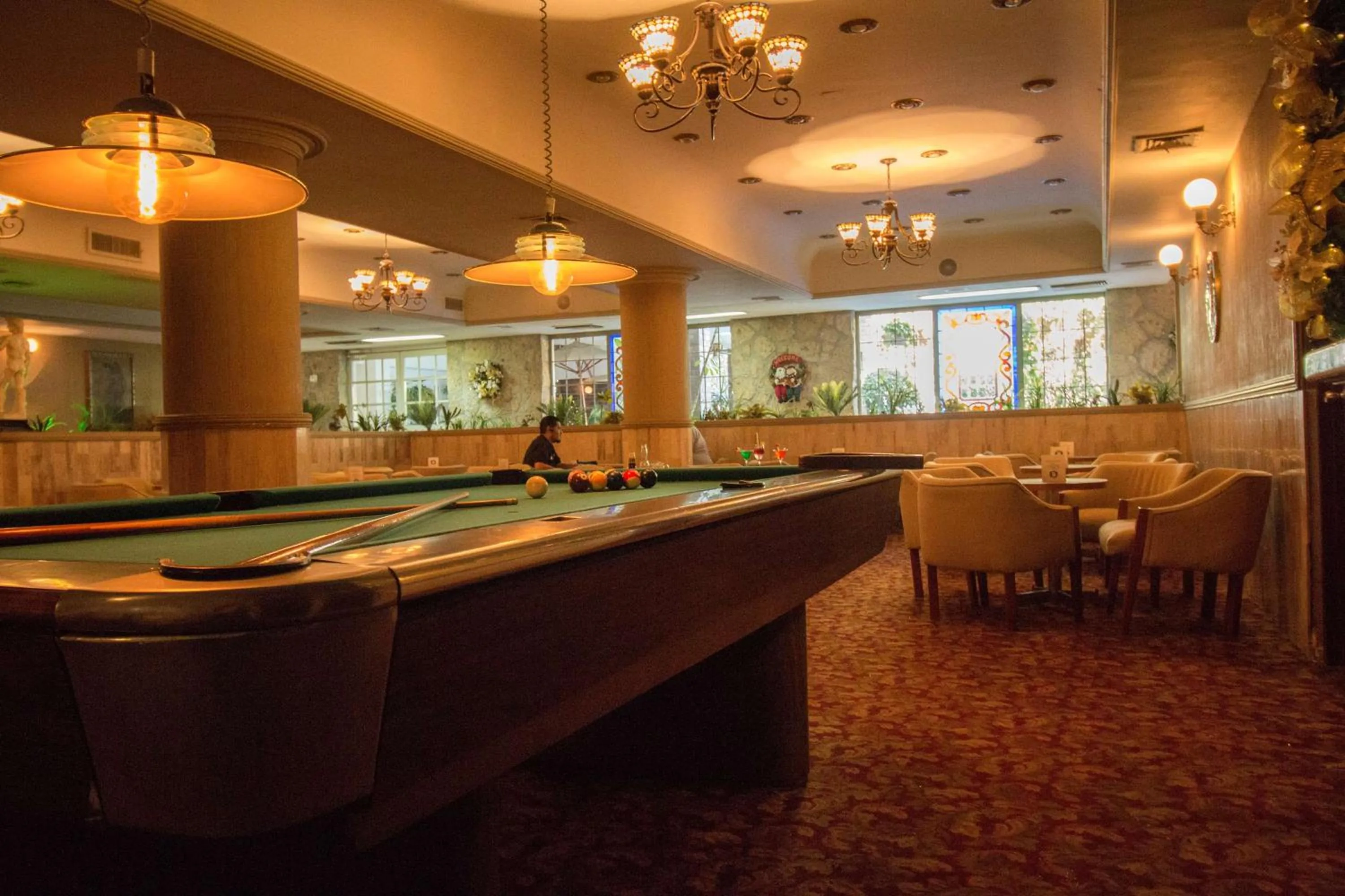 Billiard in Best Western Posada Del Rio