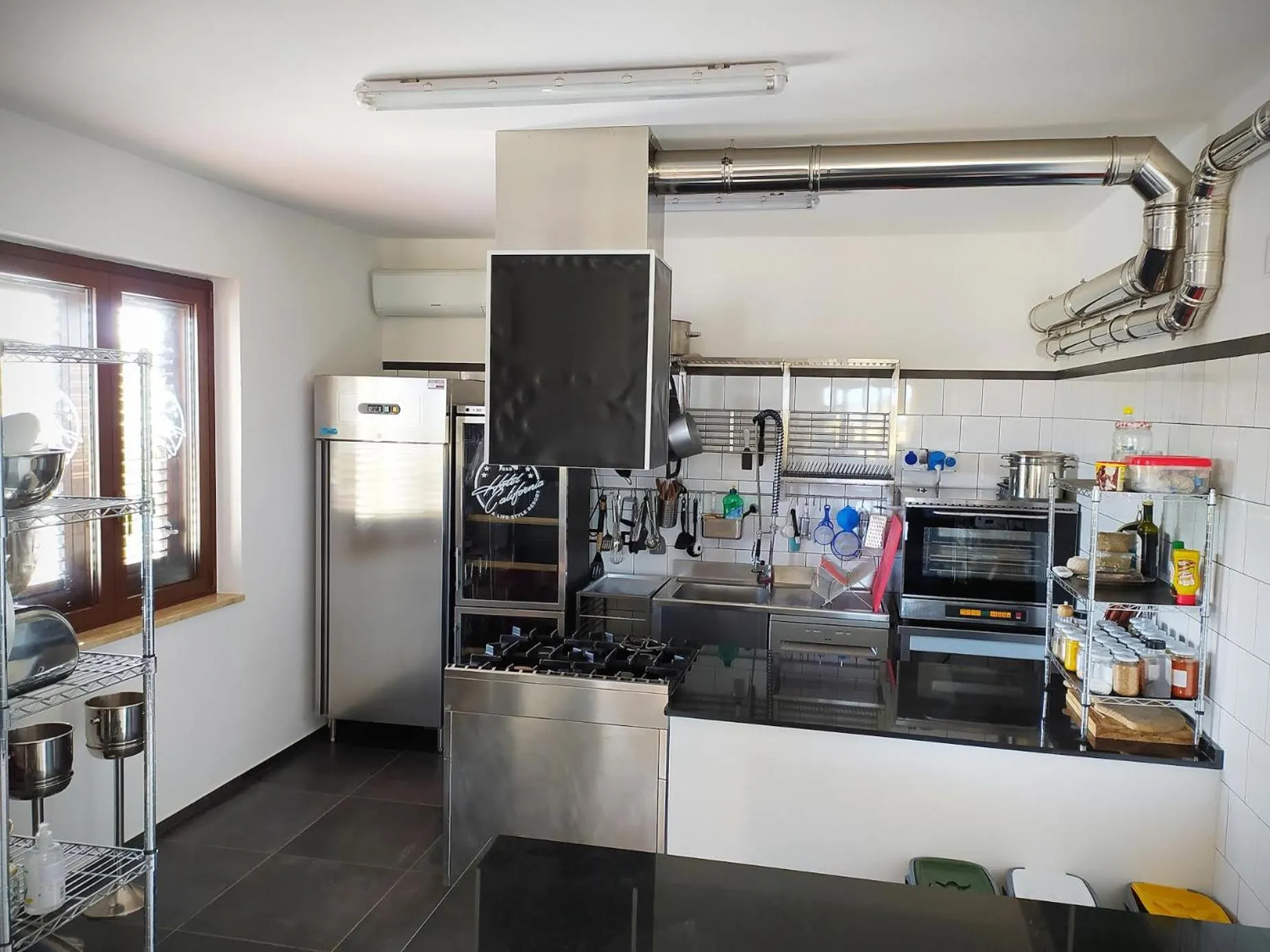 Kitchen or kitchenette in Casa California