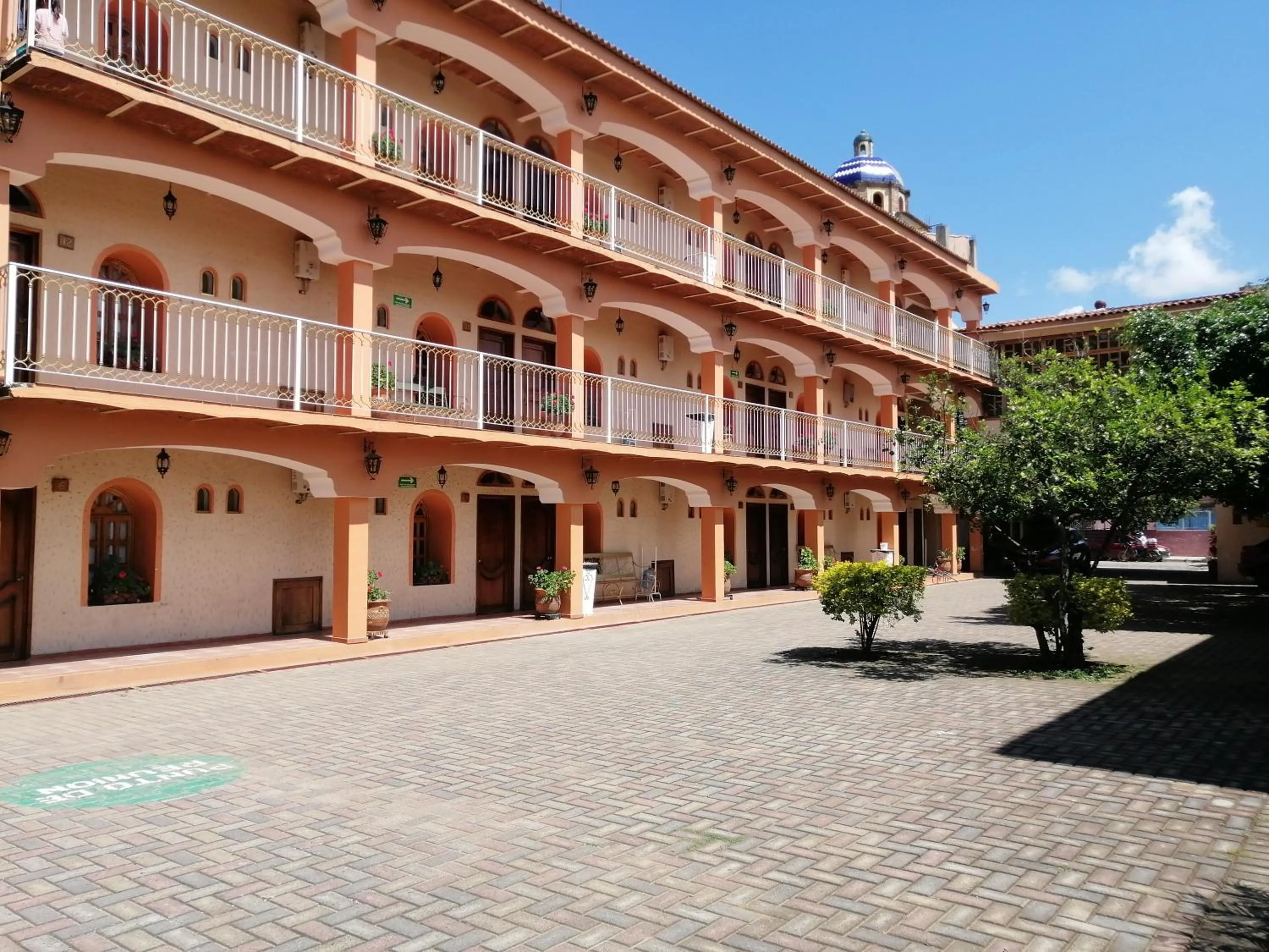 Property building in Hotel Providencia