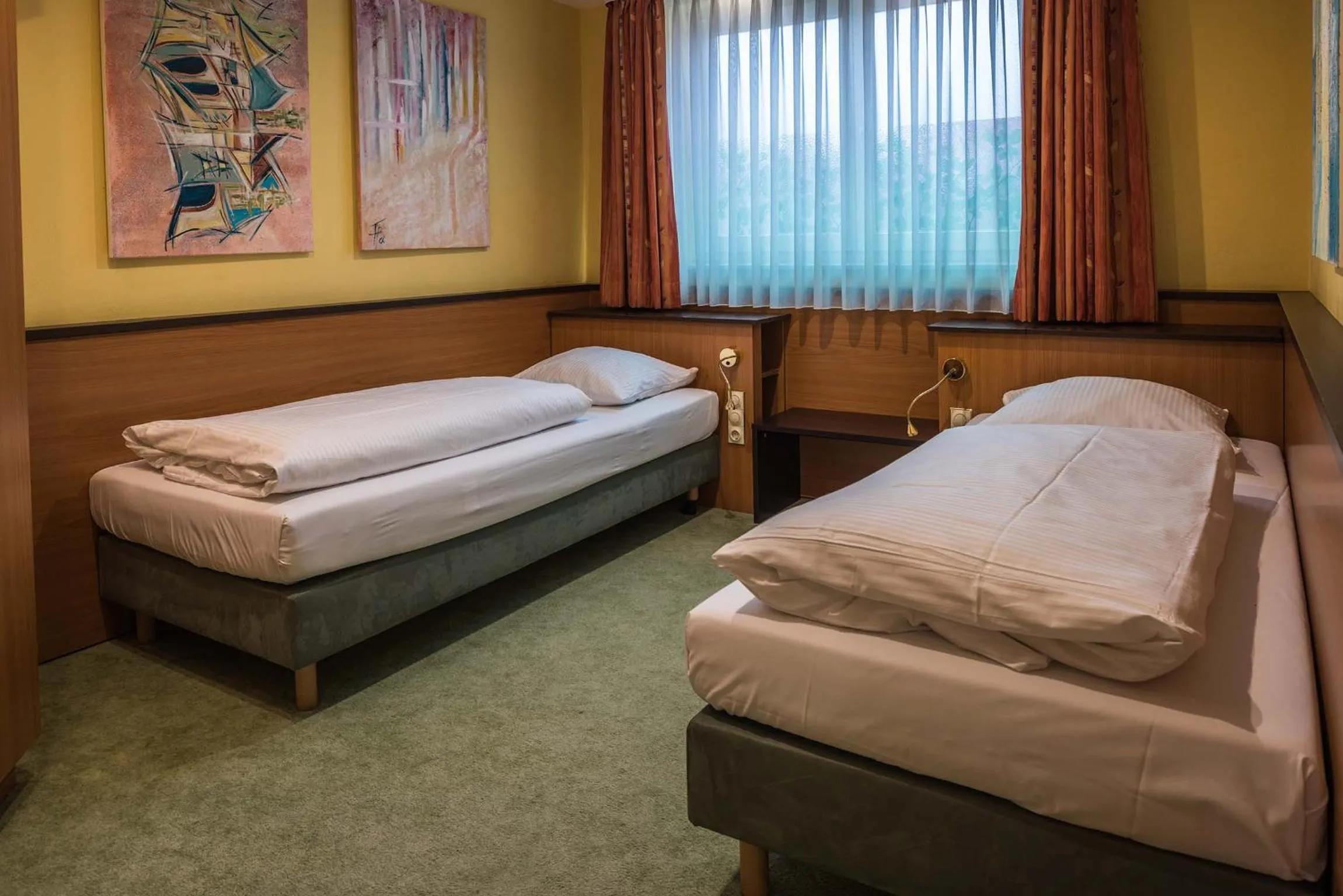 Photo of the whole room, Bed in Hotel Sperling mit E-Ladestation