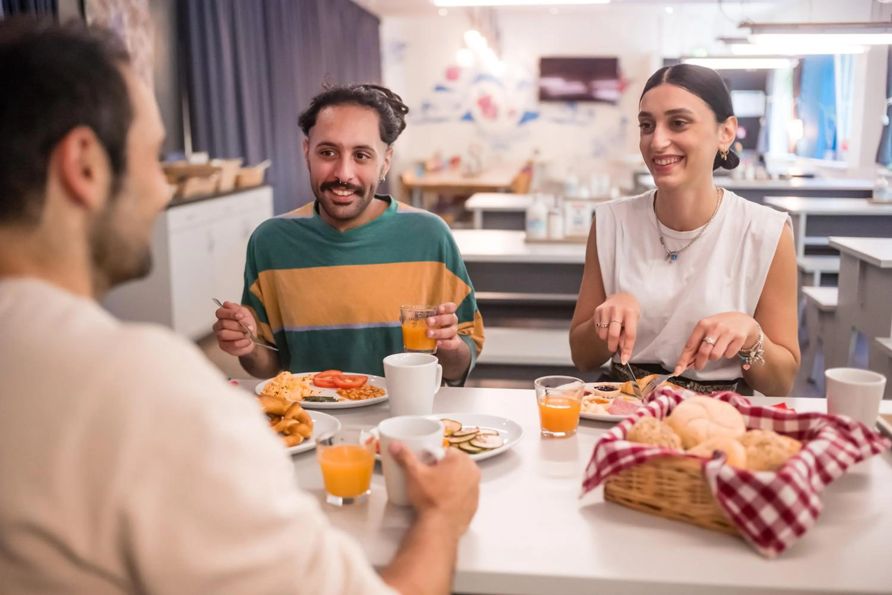 Breakfast in MEININGER Hotel Hamburg City Center