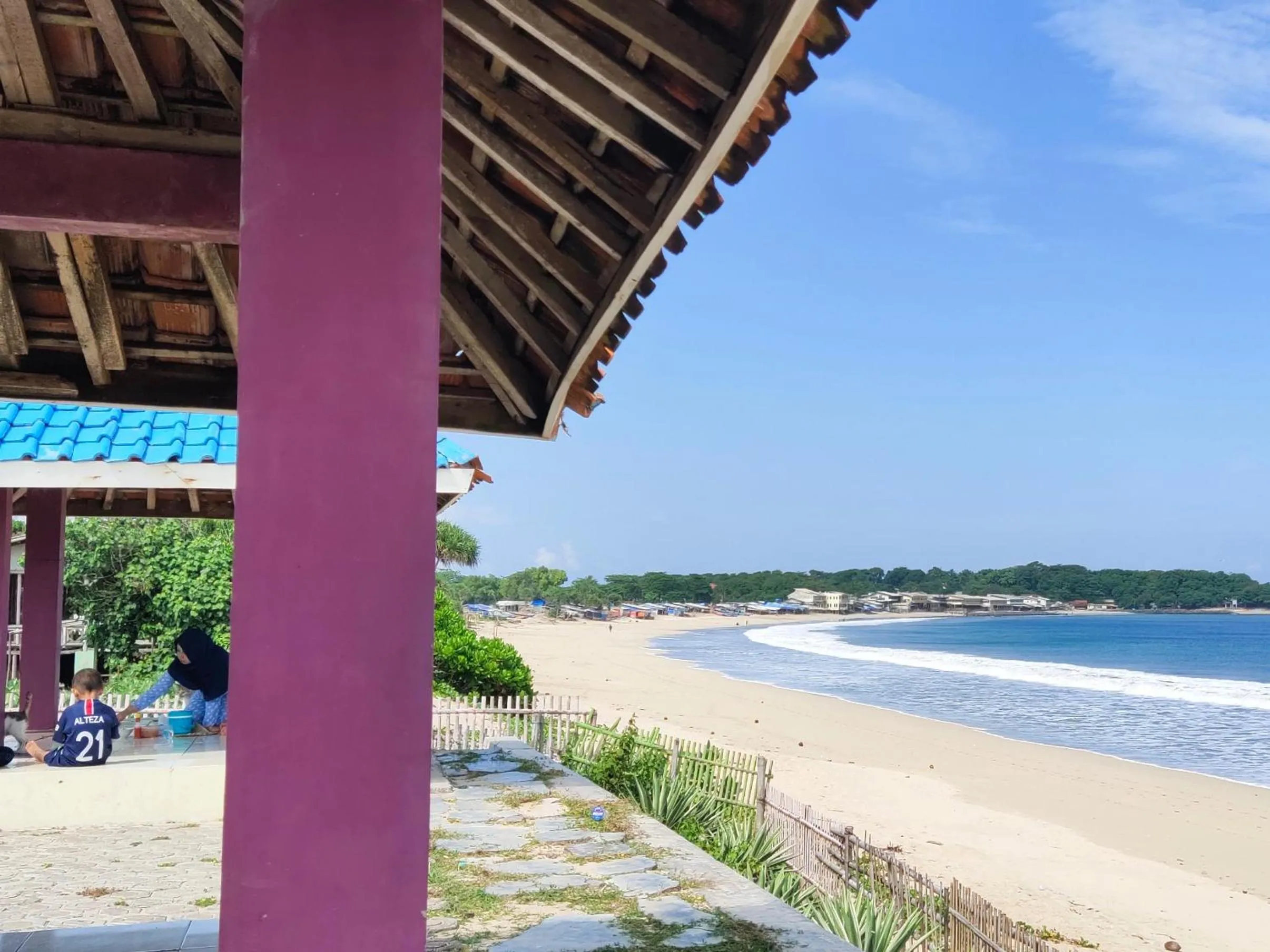 penginapan karanglaut santolo