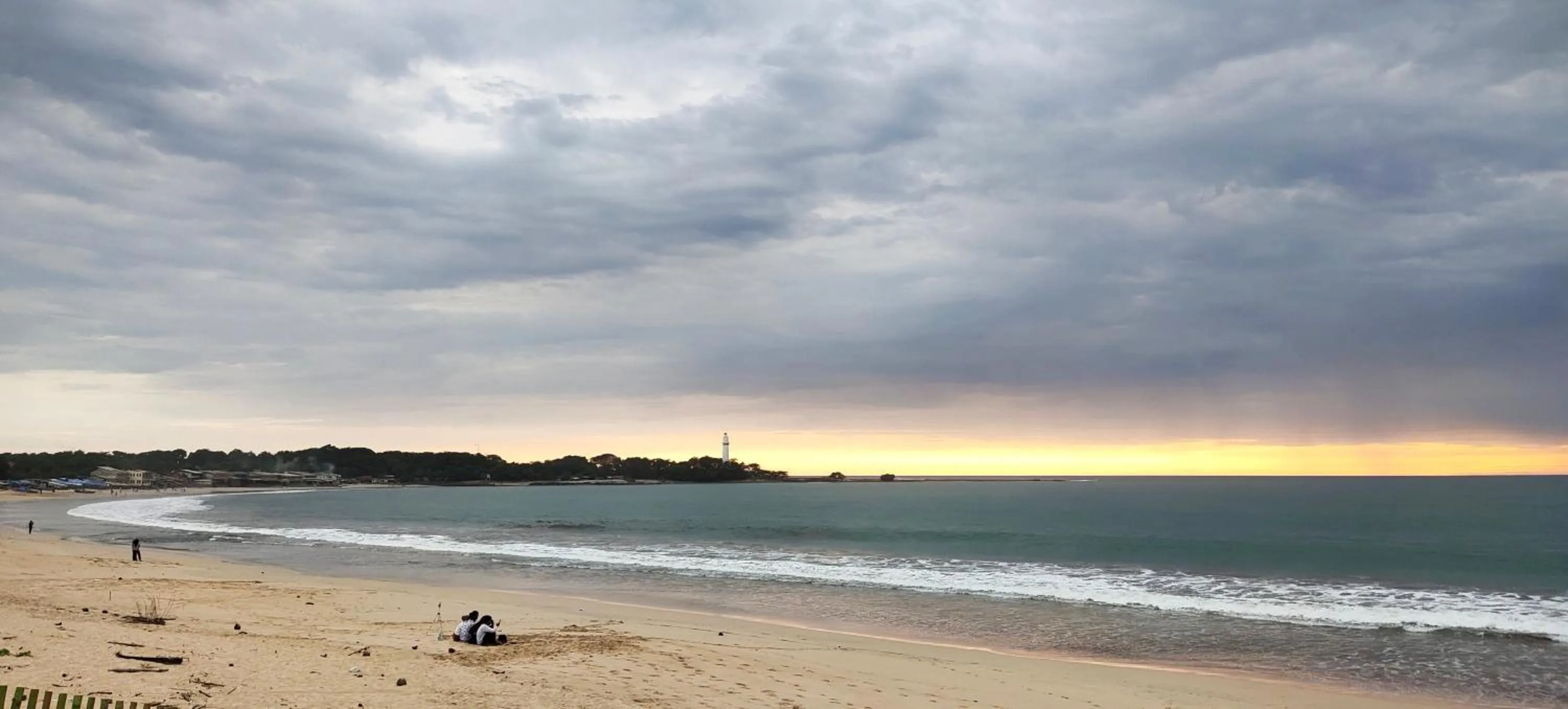 penginapan karanglaut santolo