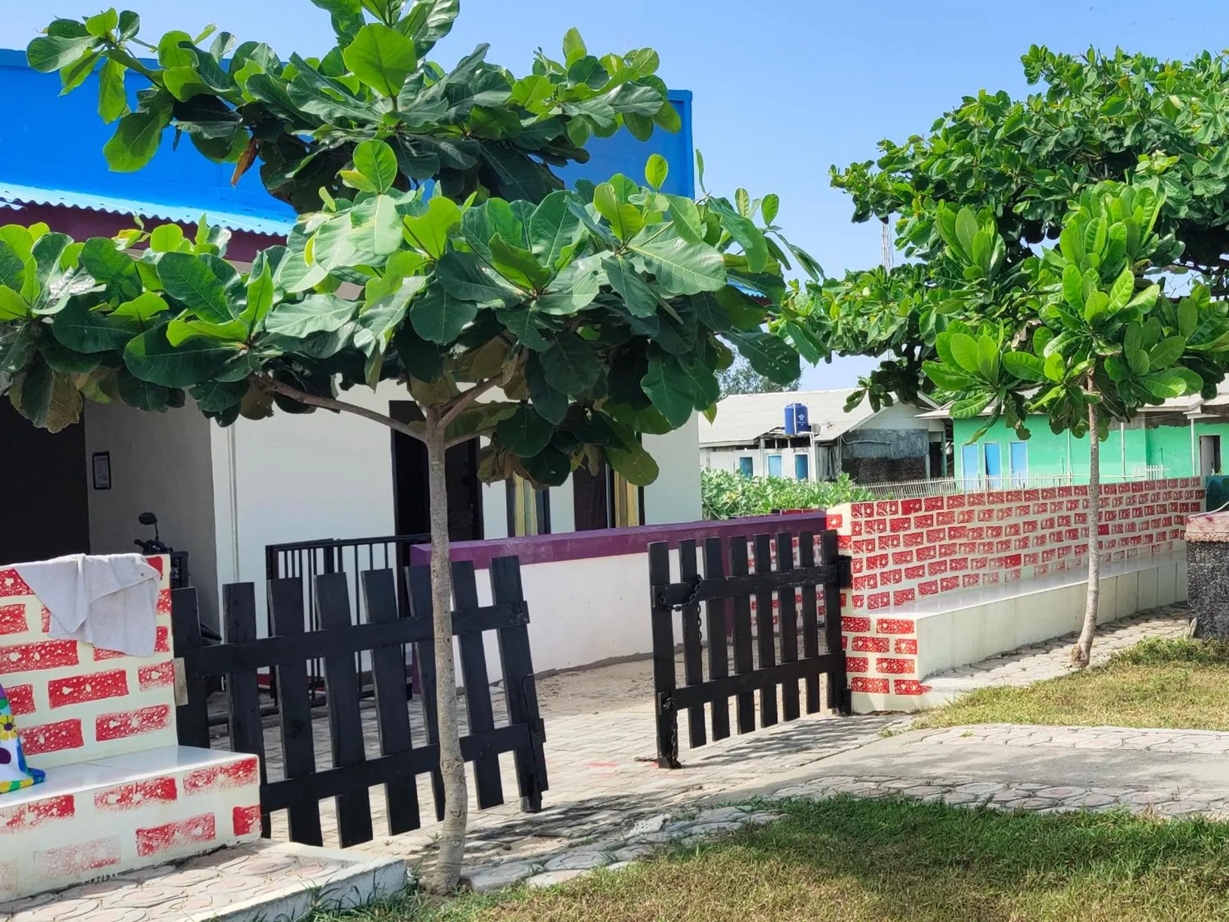 penginapan karanglaut santolo