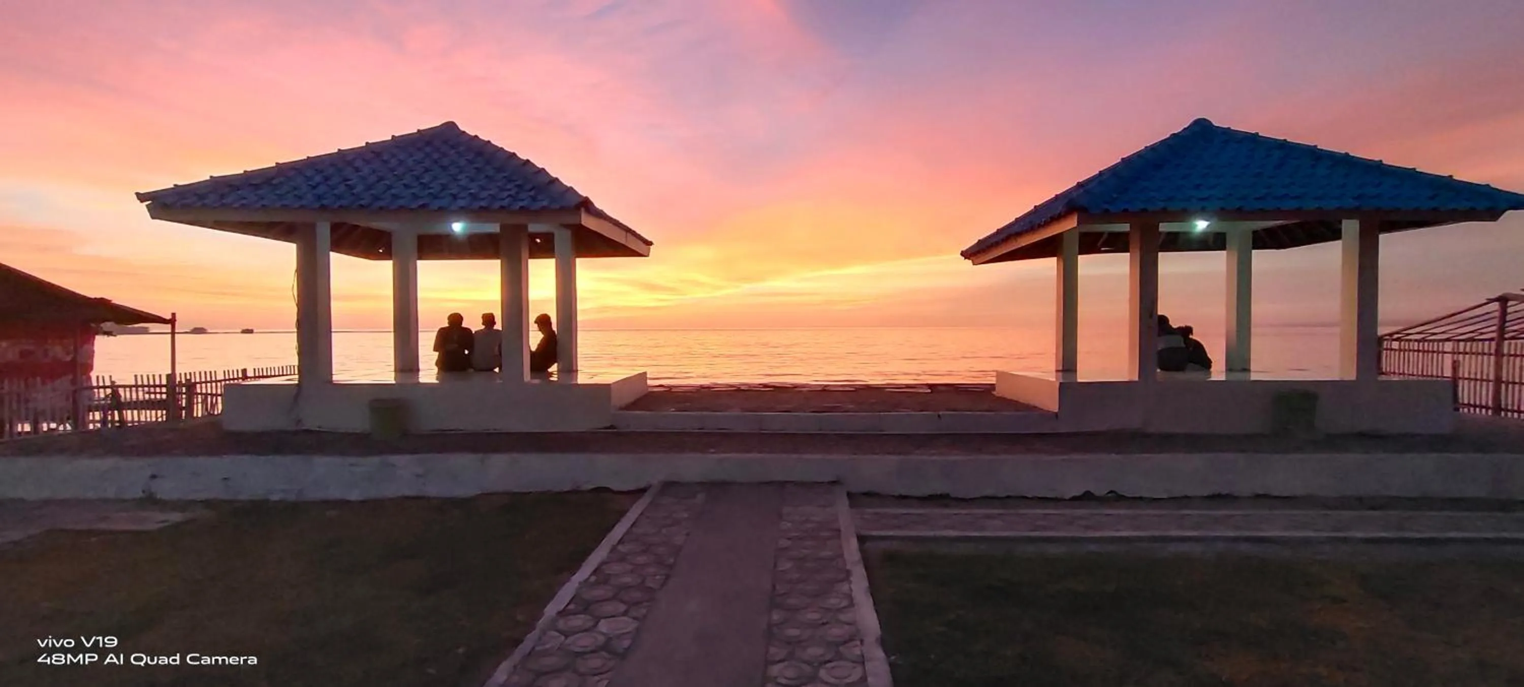 penginapan karanglaut santolo