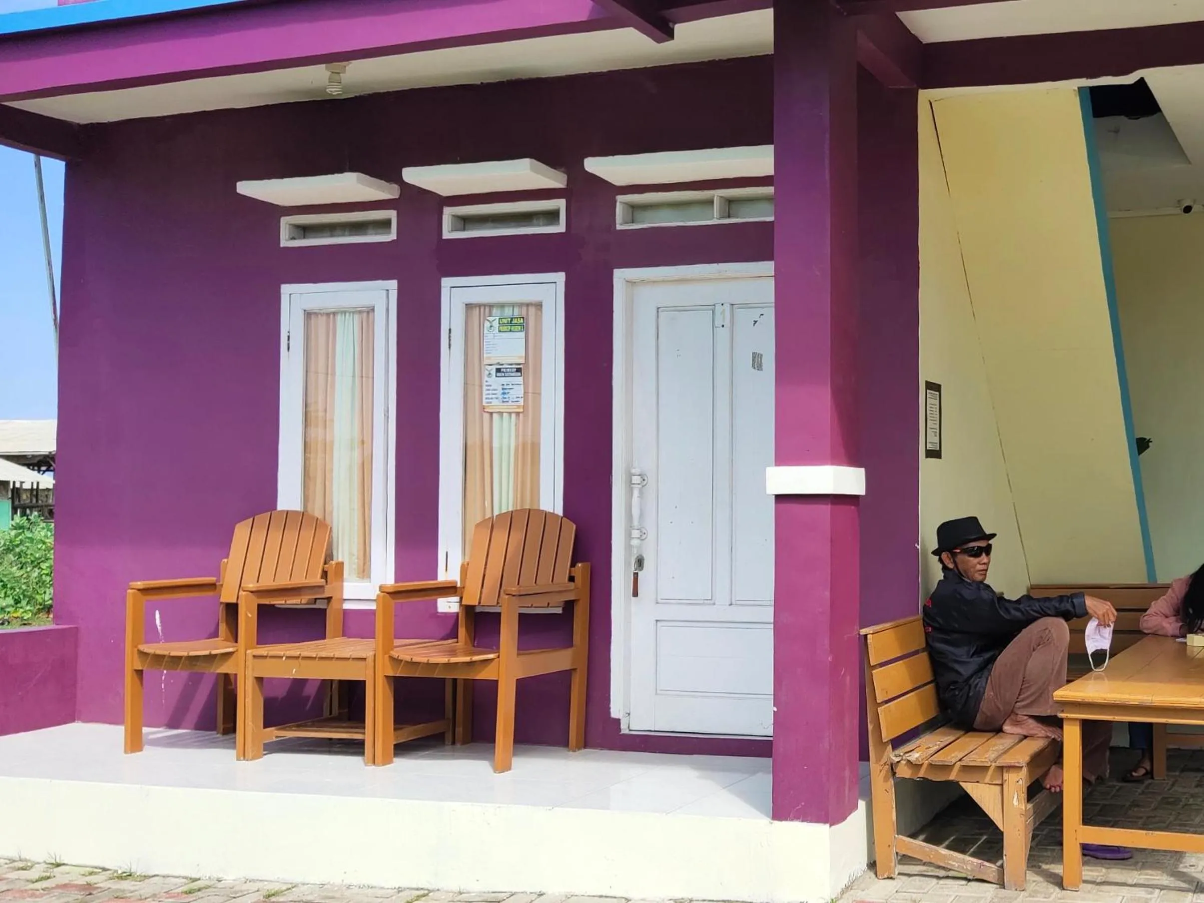 penginapan karanglaut santolo