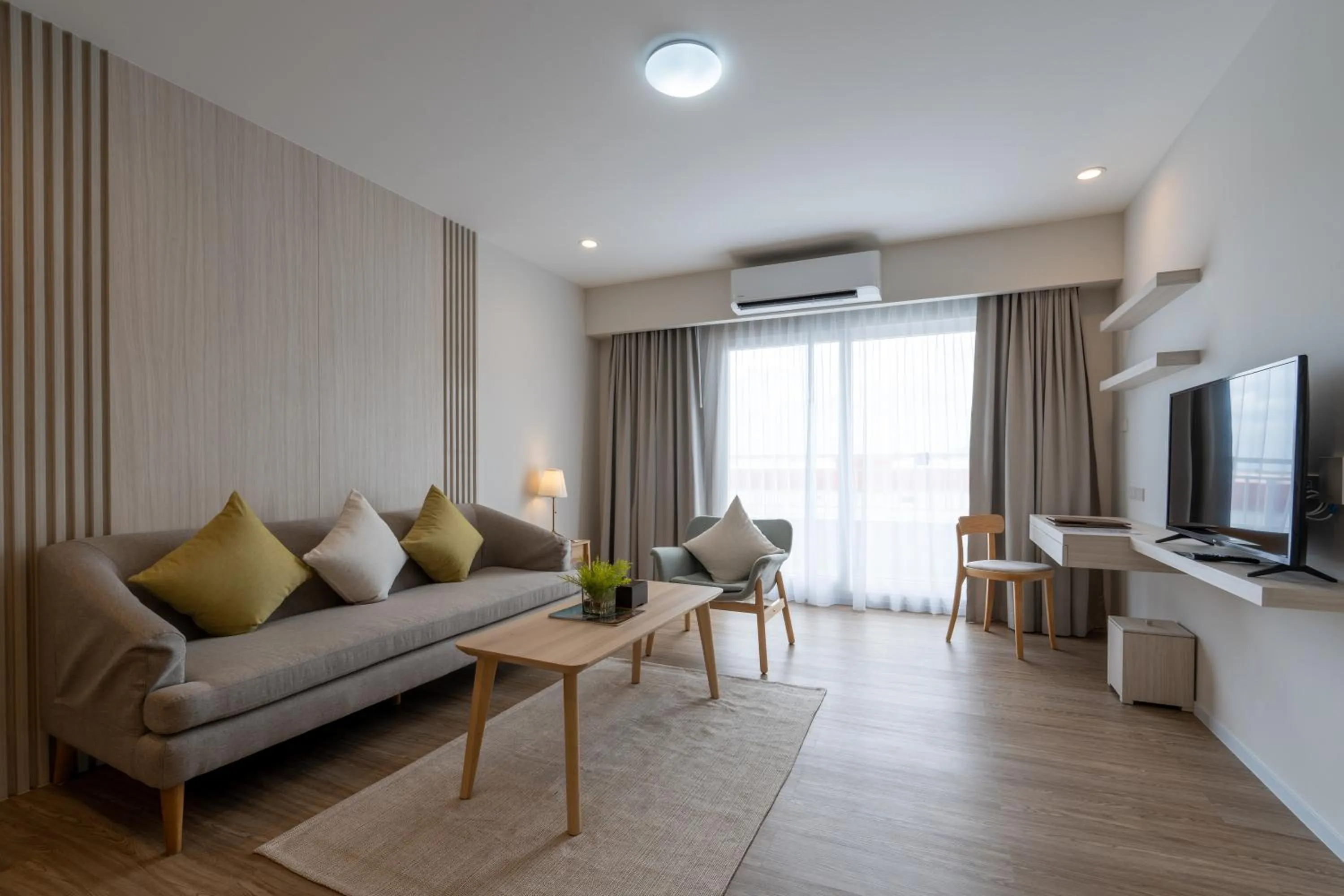 Communal lounge/ TV room in Kantary Hotel Banchang