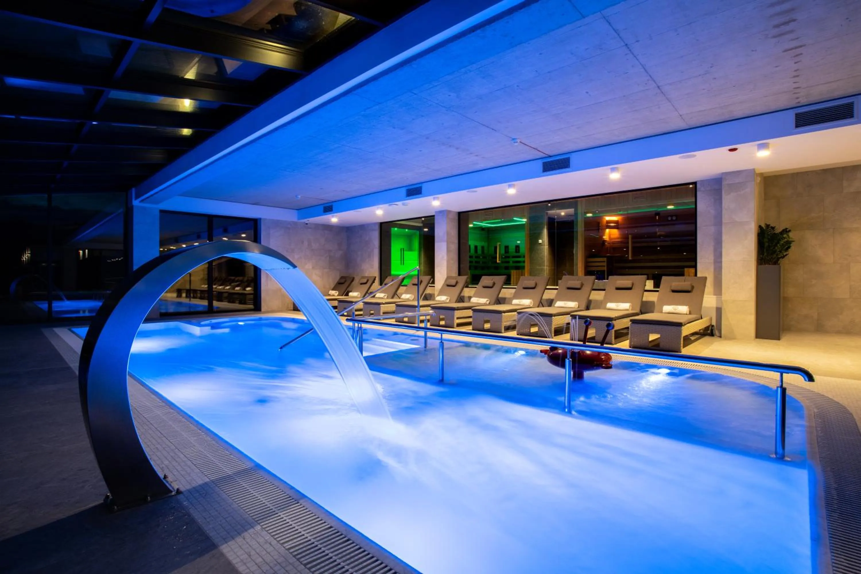 Swimming pool in Hotel Beskid BALNEO Medical Resort & SPA