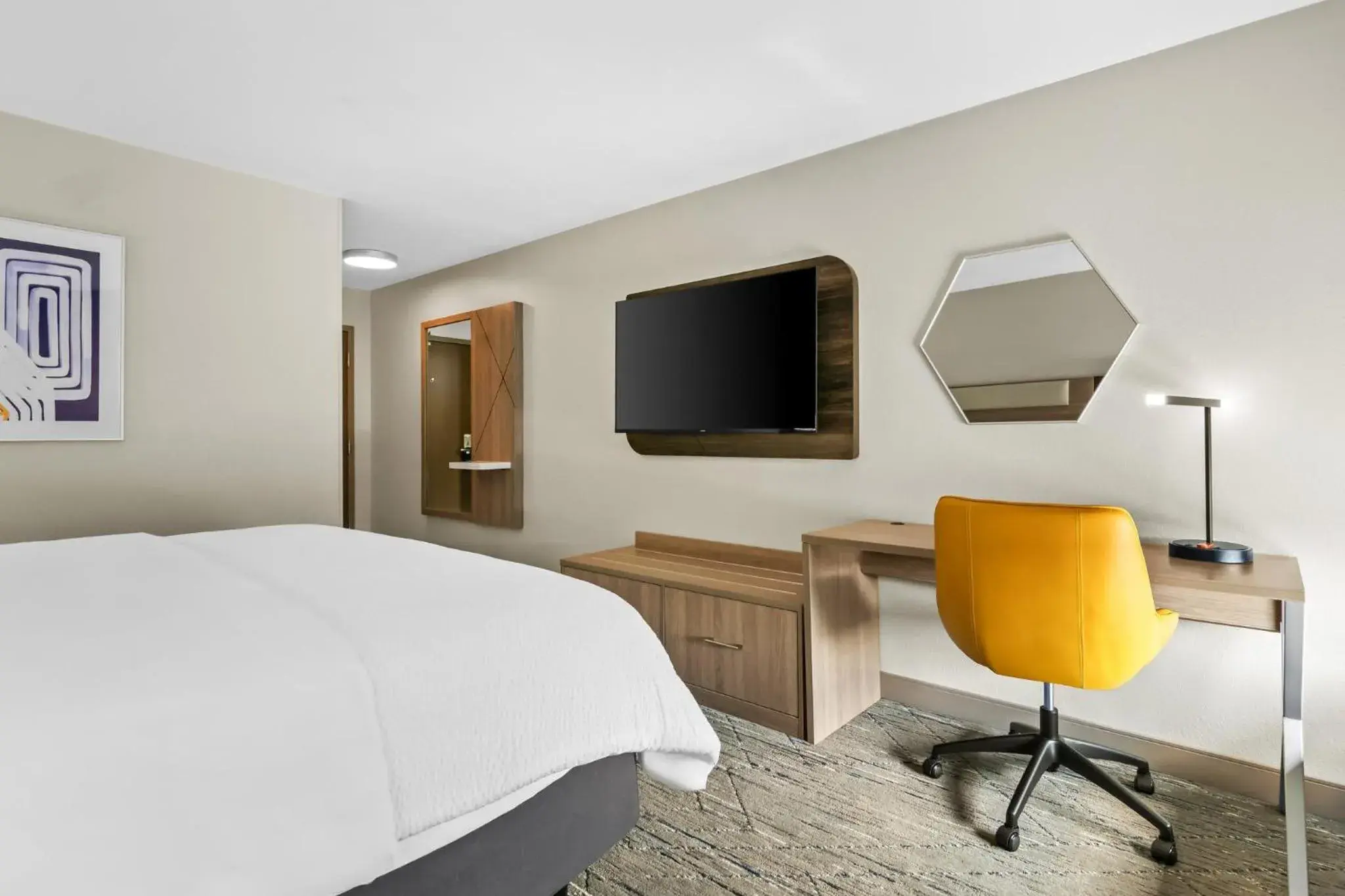 Standard King Room with Extra Floor Space - Communications Access in Holiday Inn Express & Suites Joplin Southeast by IHG Standard King Room with Extra Floor Space - Communications Access in Holiday Inn Express & Suites Joplin Southeast by IHG