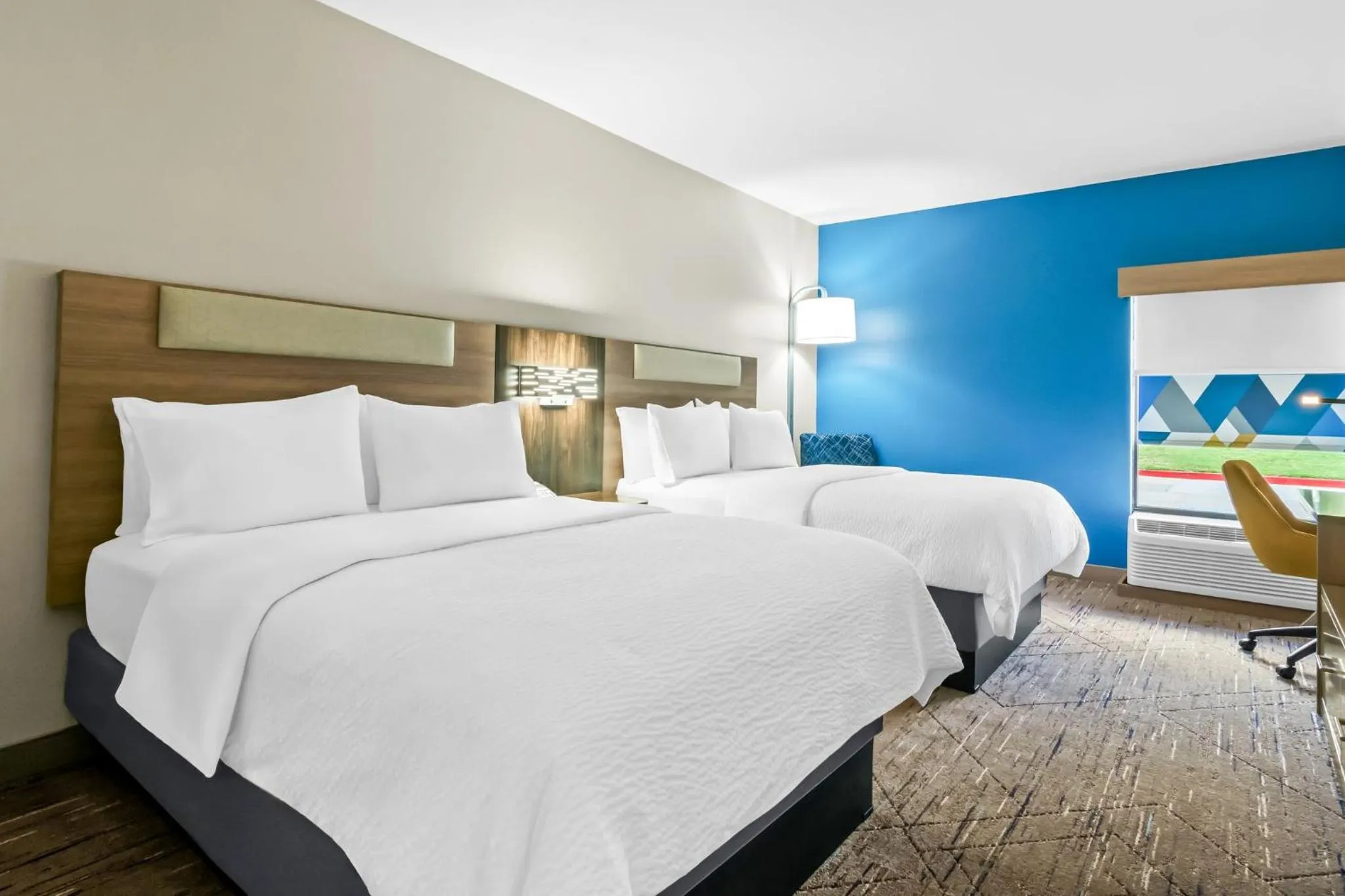 Photo of the whole room, Bed in Holiday Inn Express & Suites Joplin Southeast by IHG
