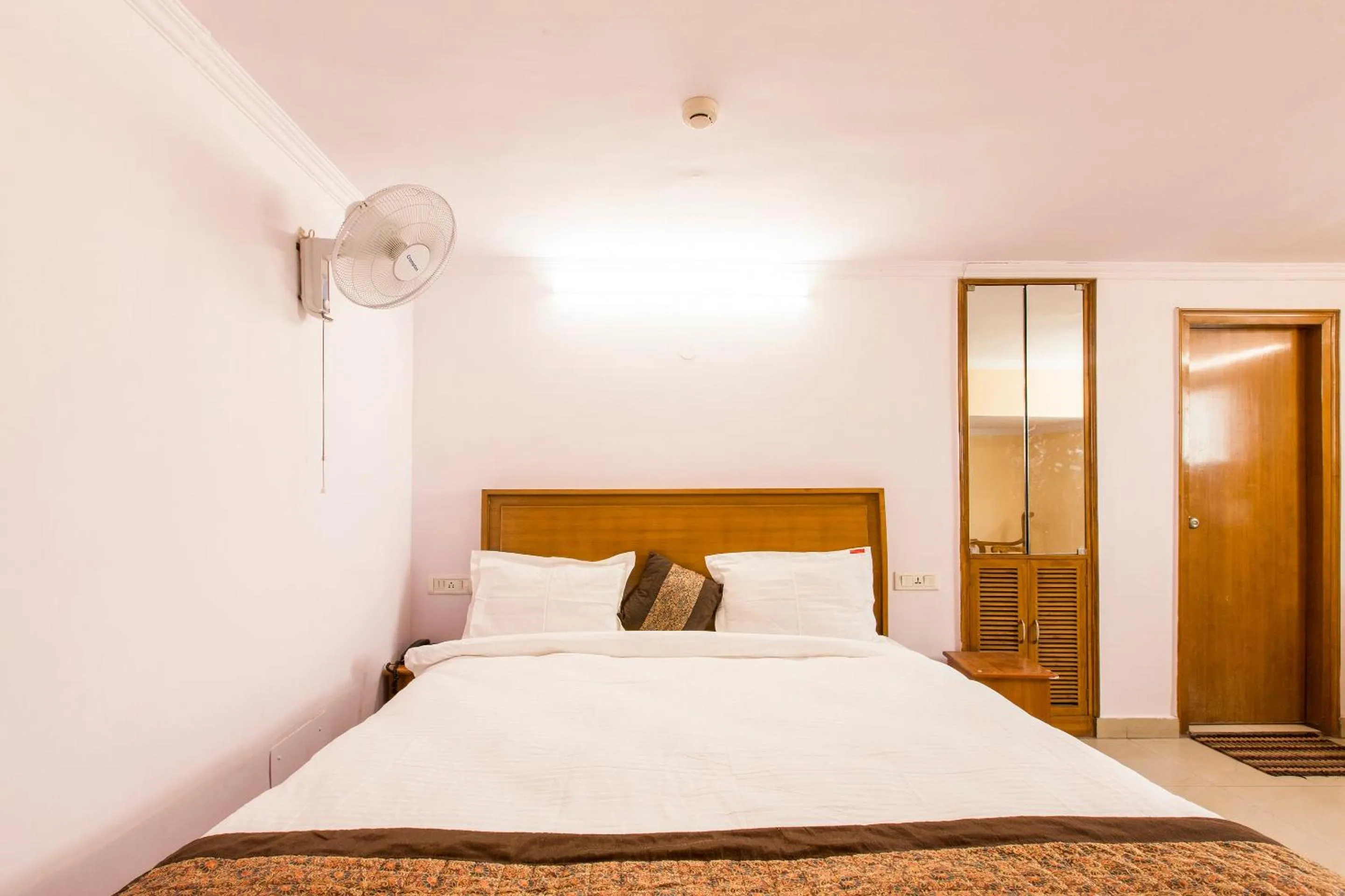 Bedroom, Bed in Hotel O Hotel Landmark Inn