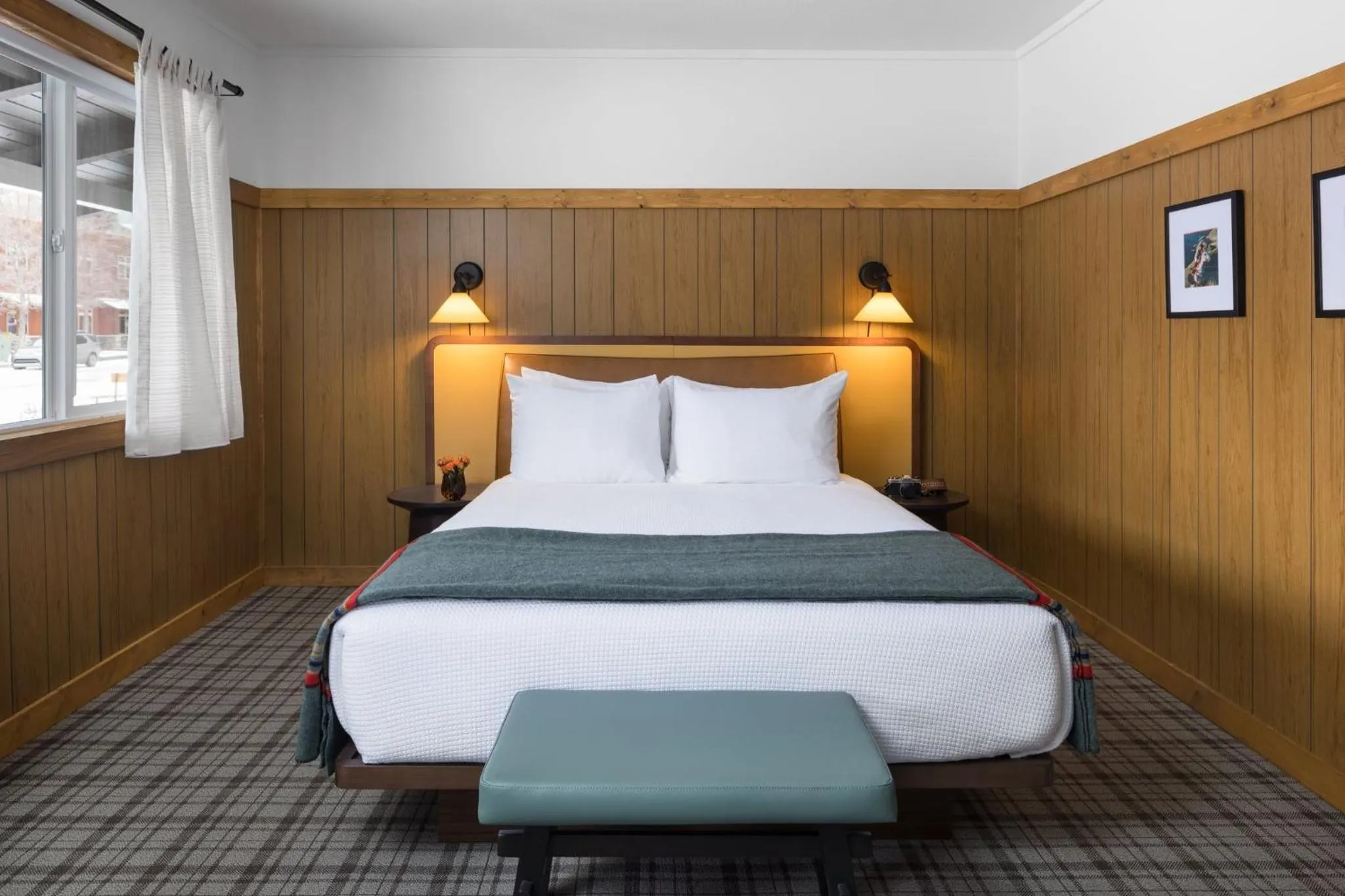 Bedroom, Bed in The Virginian Lodge