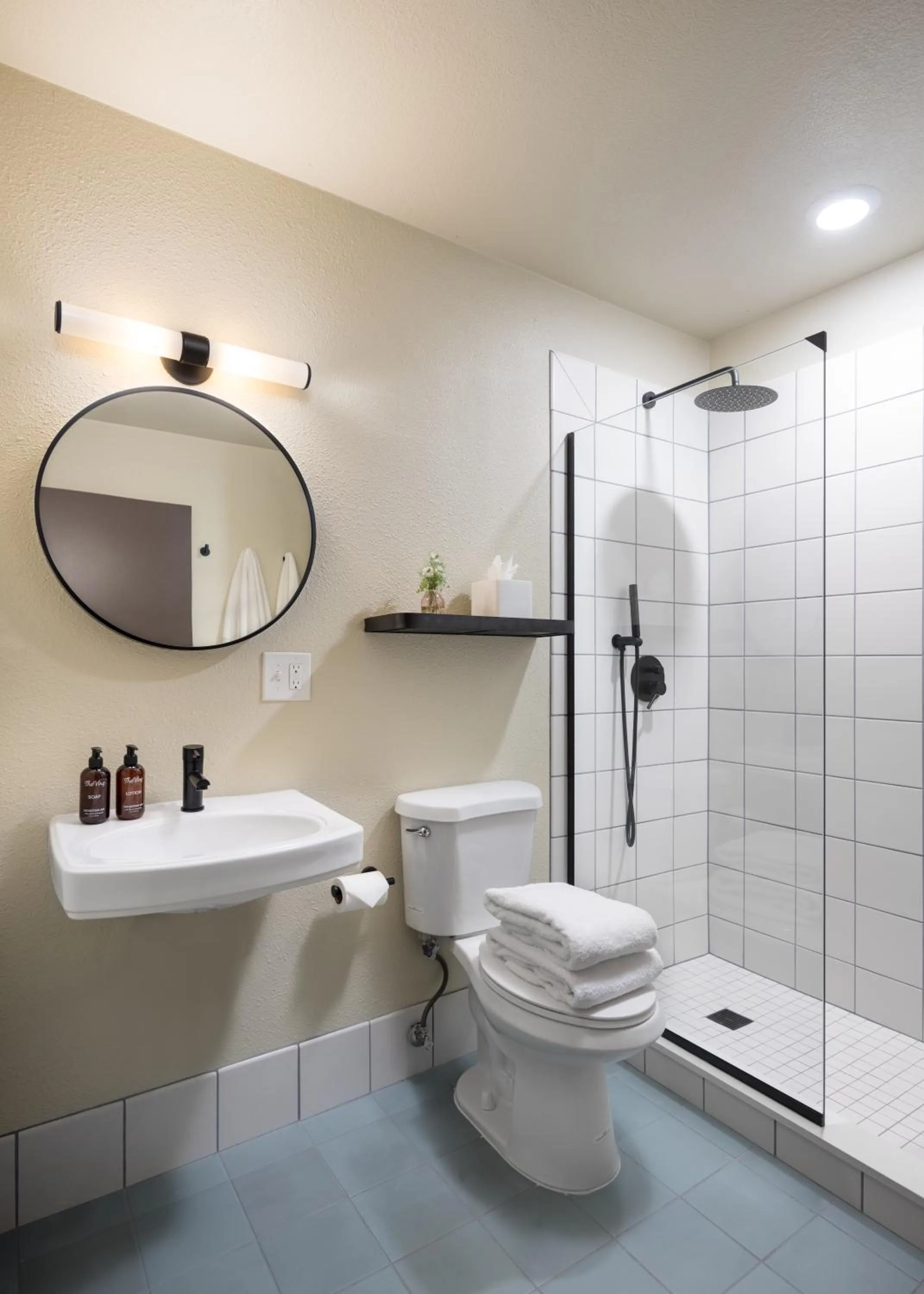 Shower in The Virginian Lodge