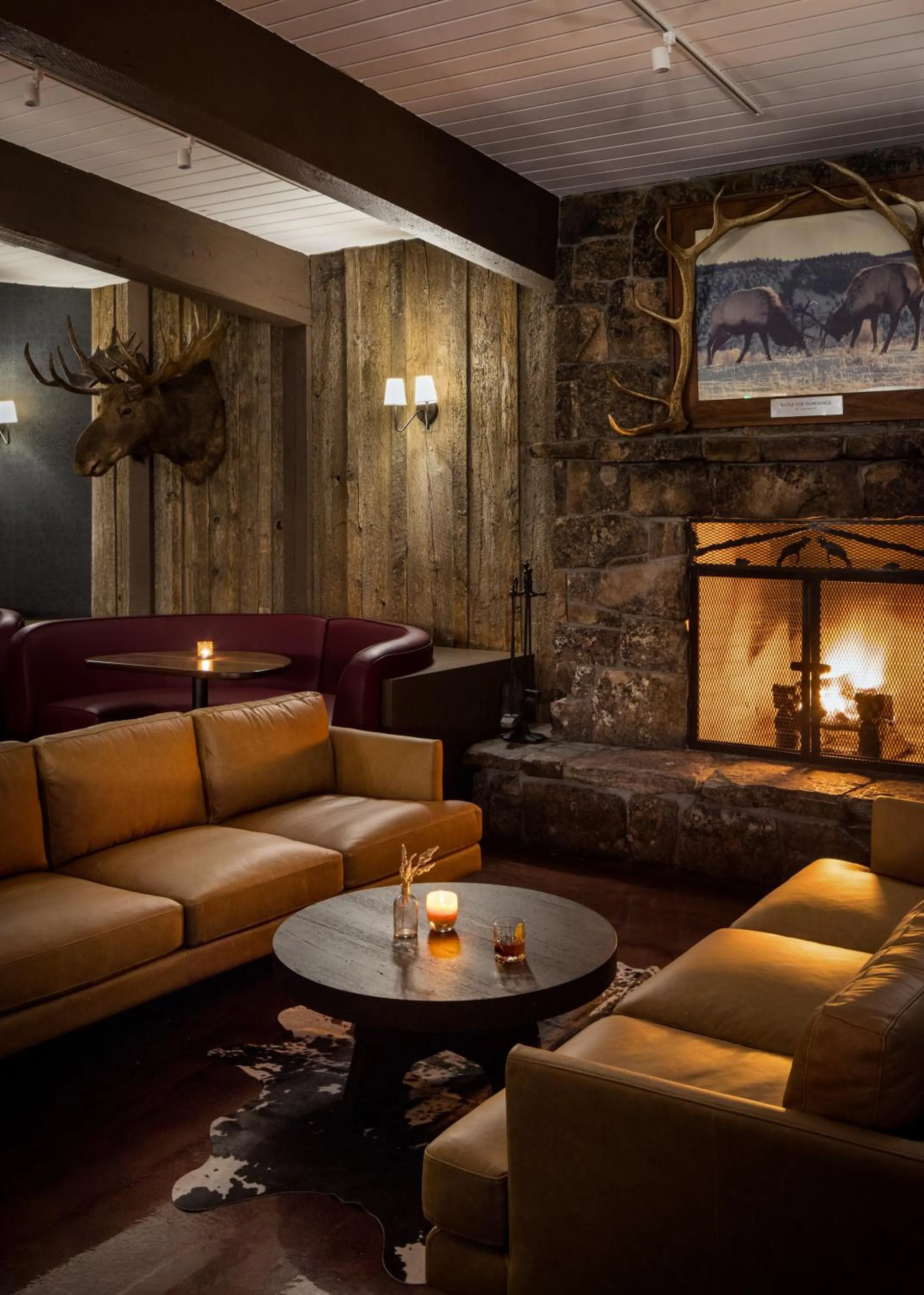 Lounge or bar in The Virginian Lodge