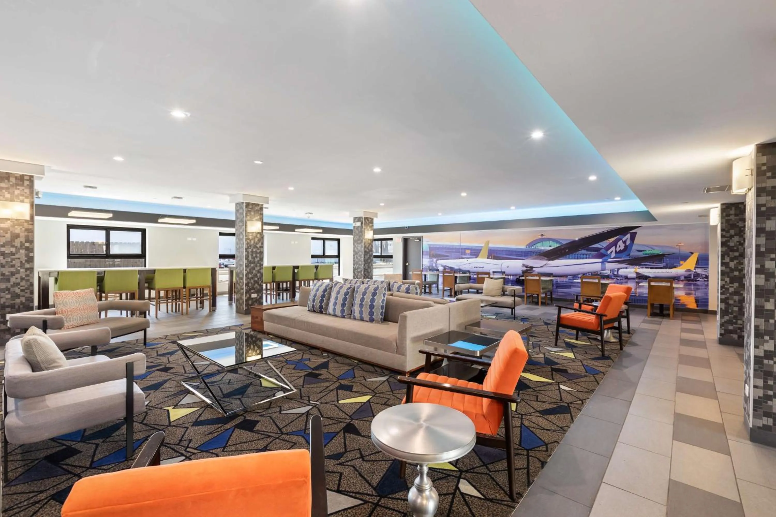 Lobby or reception in Best Western Inn & Suites - Midway Airport