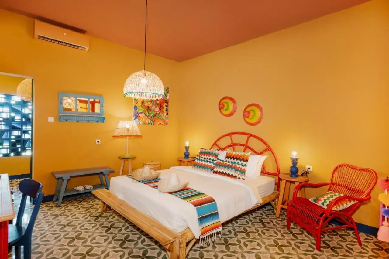 Deluxe Queen Room in Por Aqui Stay & Dine Deluxe Queen Room in Por Aqui Stay & Dine