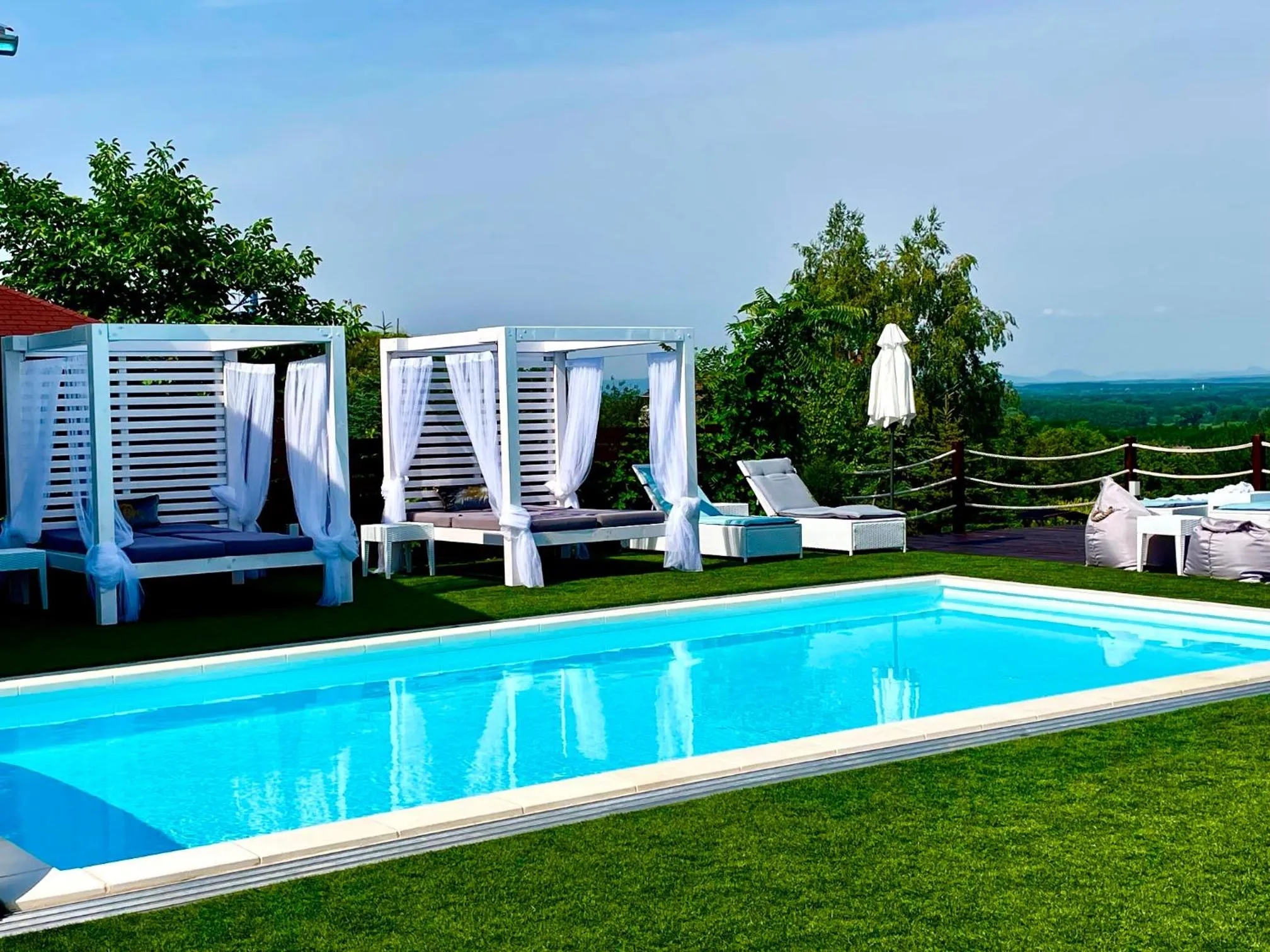 Swimming pool in Love and Dream Élményvilla