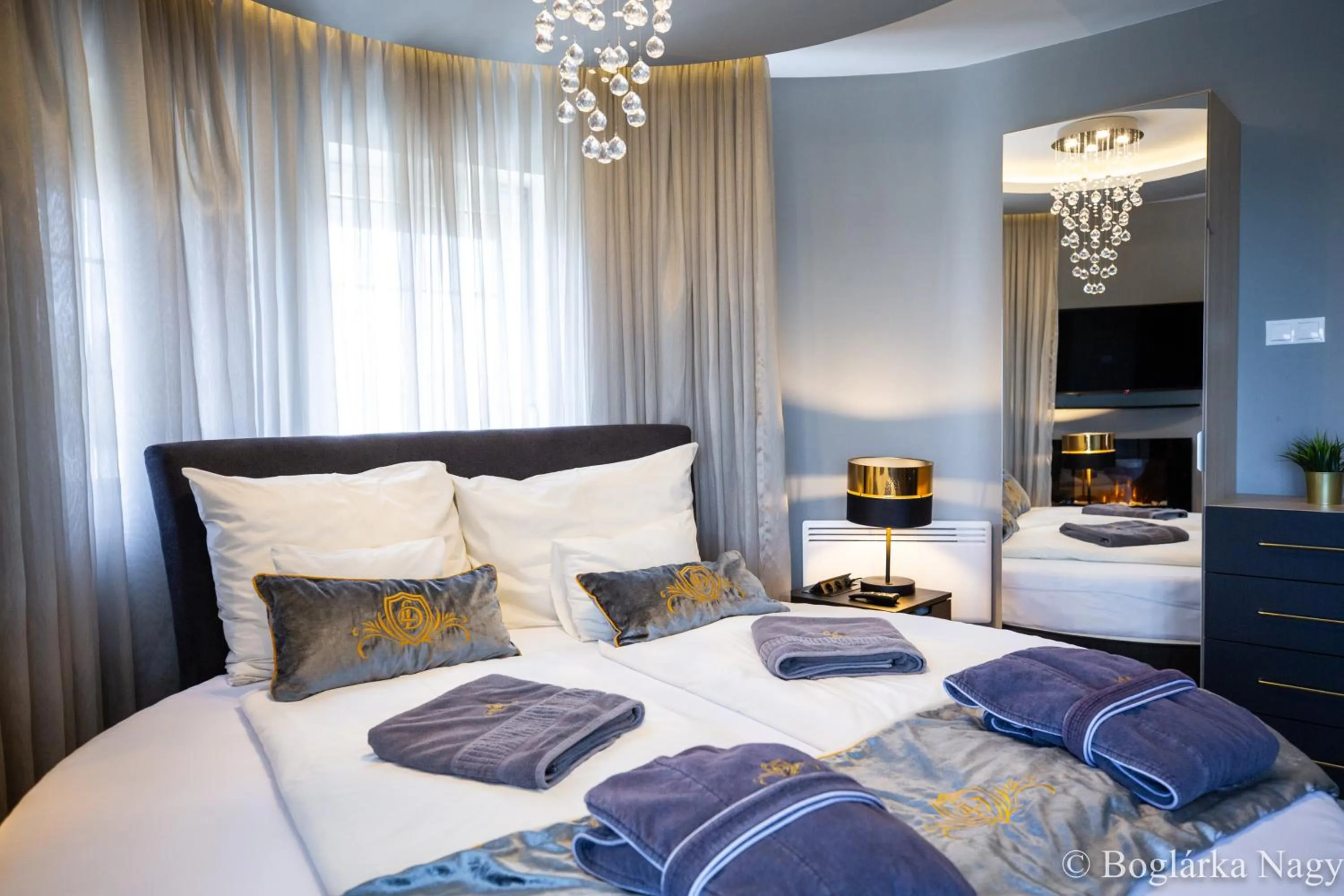 Bed in Love and Dream Élményvilla