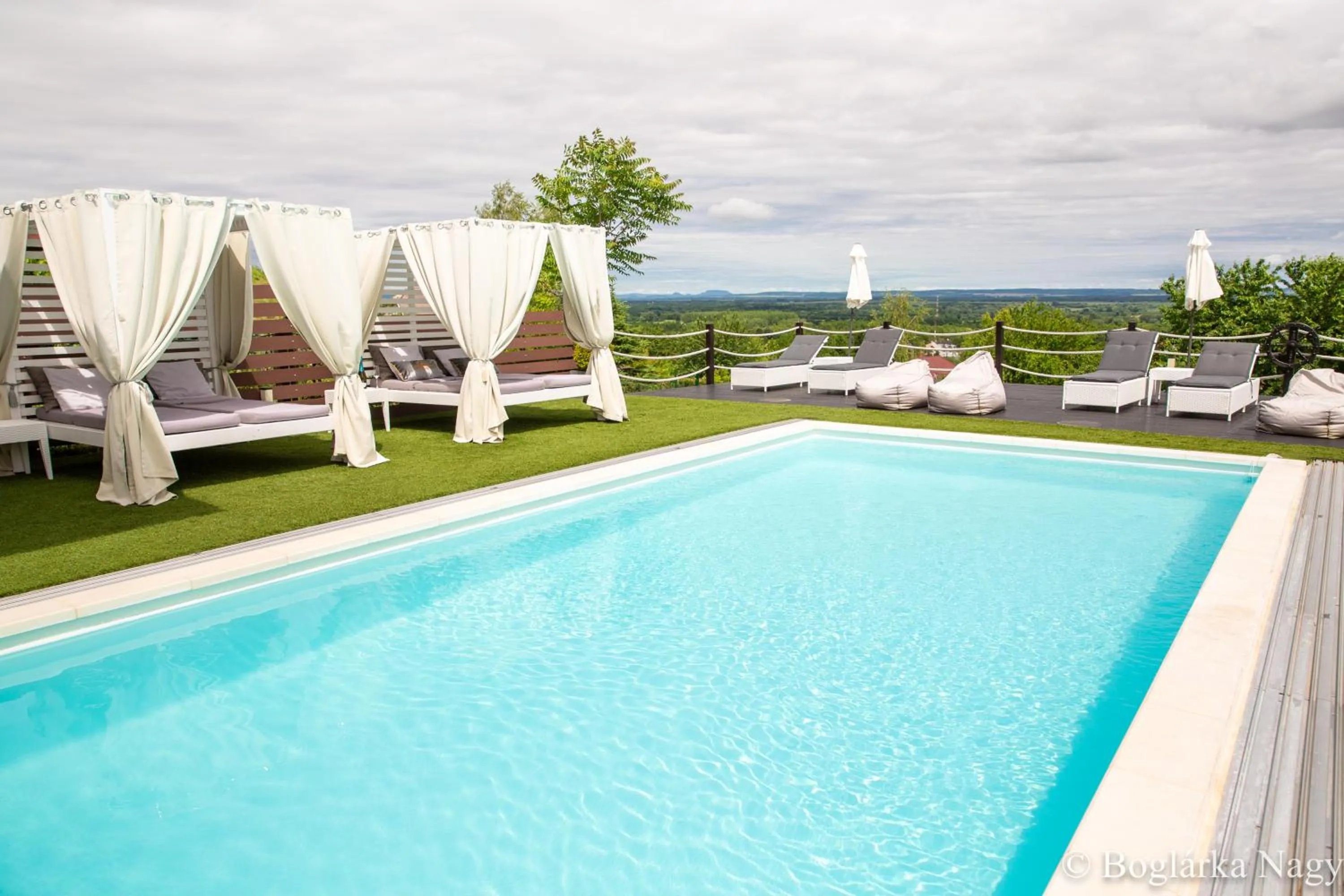 Swimming pool in Love and Dream Élményvilla