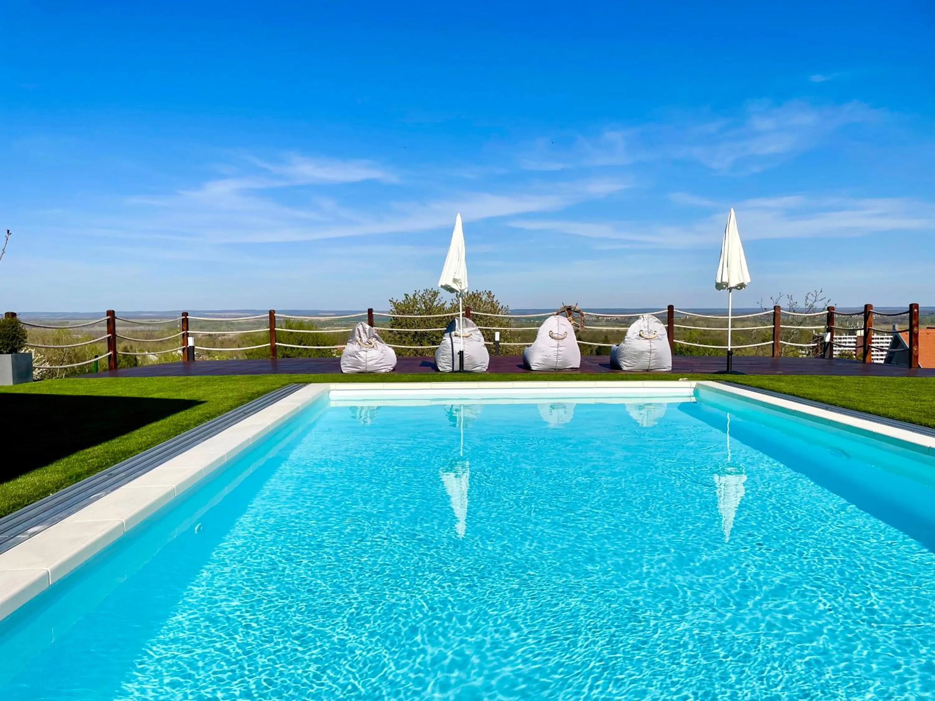 Swimming pool in Love and Dream Élményvilla