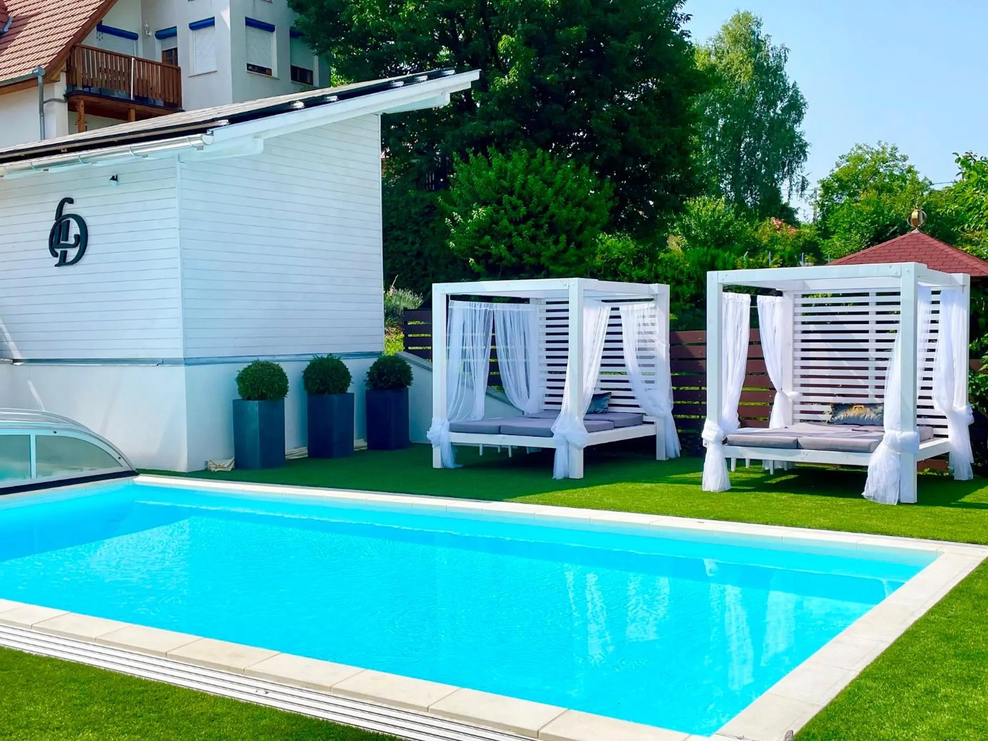 Swimming pool in Love and Dream Élményvilla