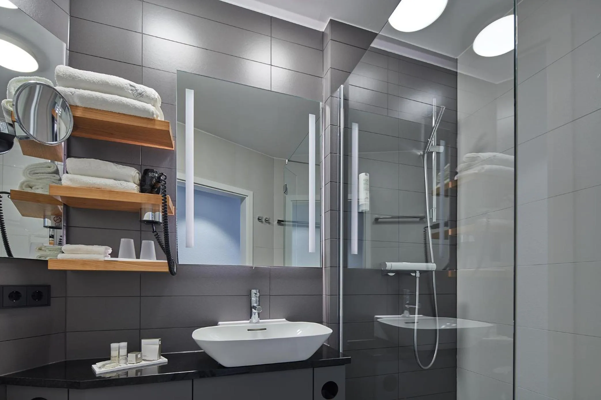 Shower in Landhotel Naafs-Häuschen