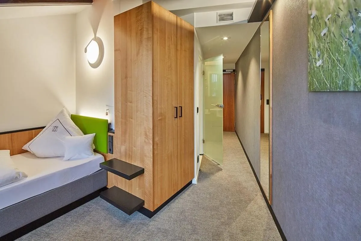 Photo of the whole room, Bed in Landhotel Naafs-Häuschen