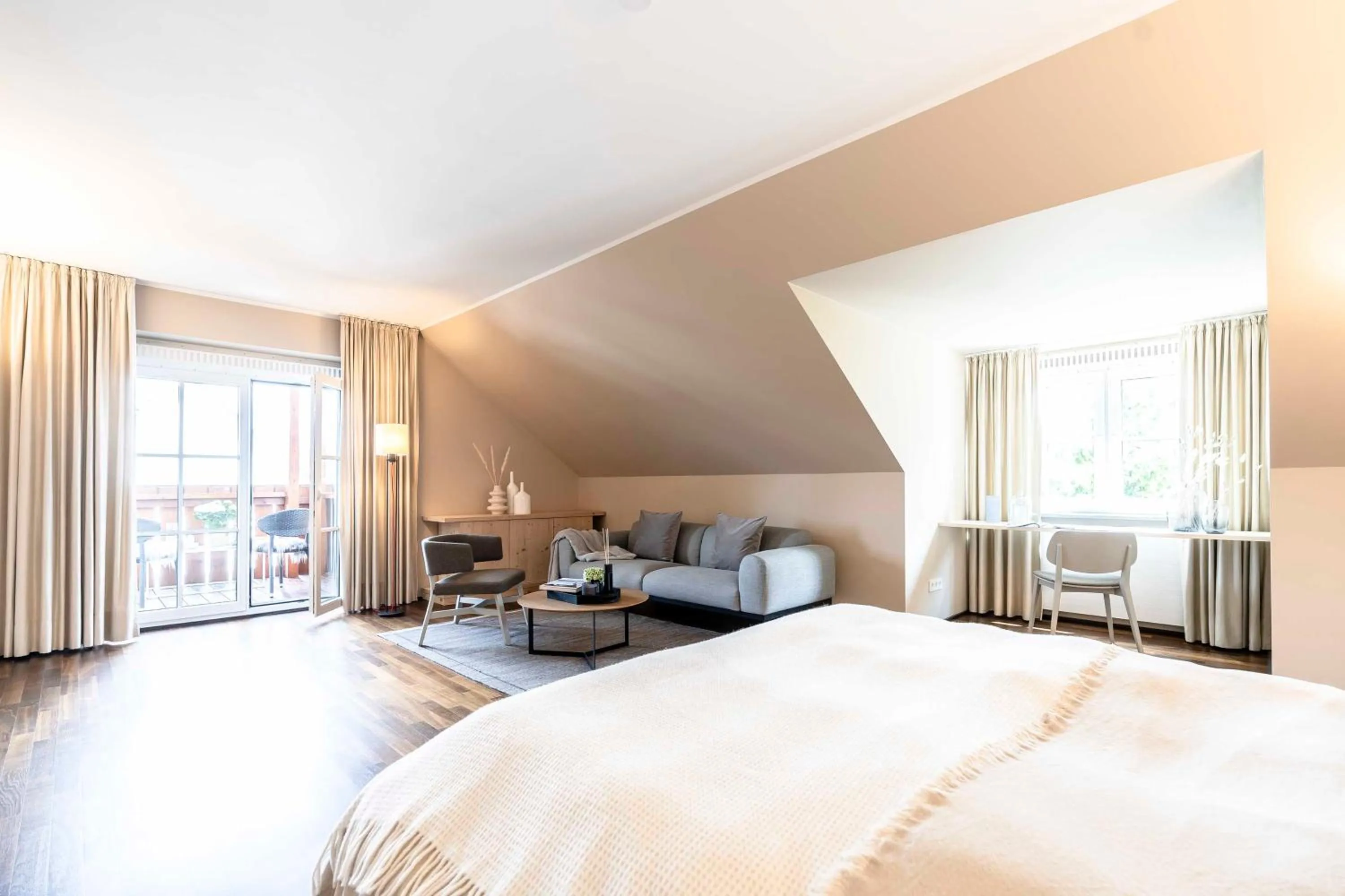 Photo of the whole room, Bed in Feldmochinger Hof