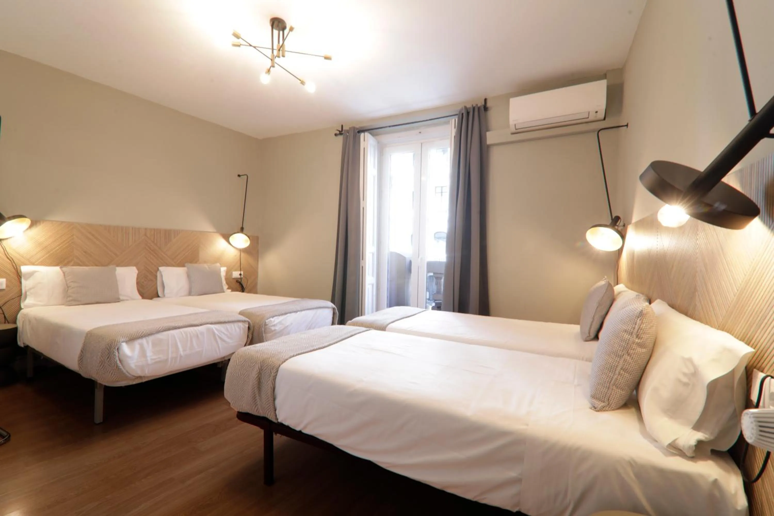 Bed in SUITES YOU Gran Vía