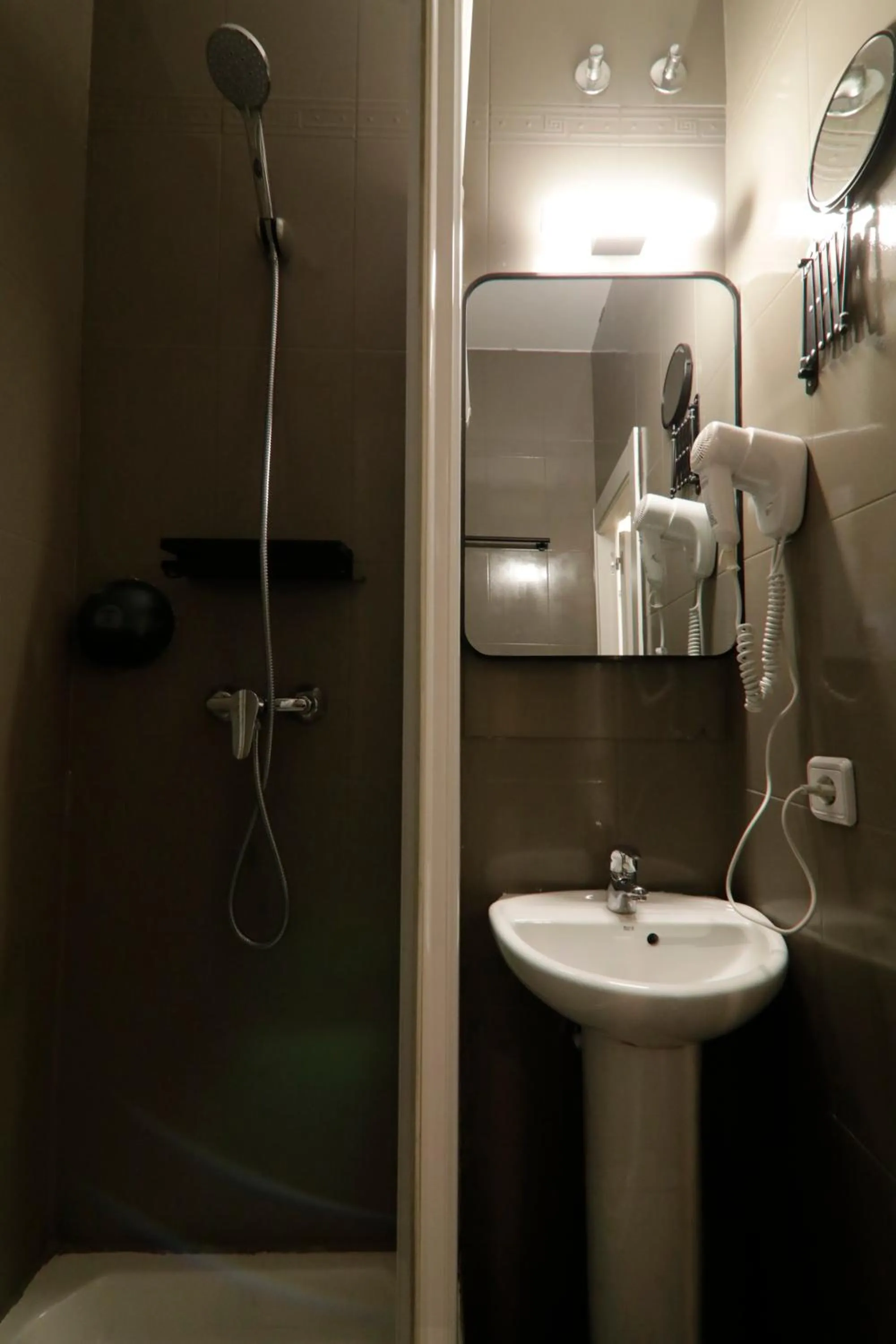 Shower in SUITES YOU Gran Vía