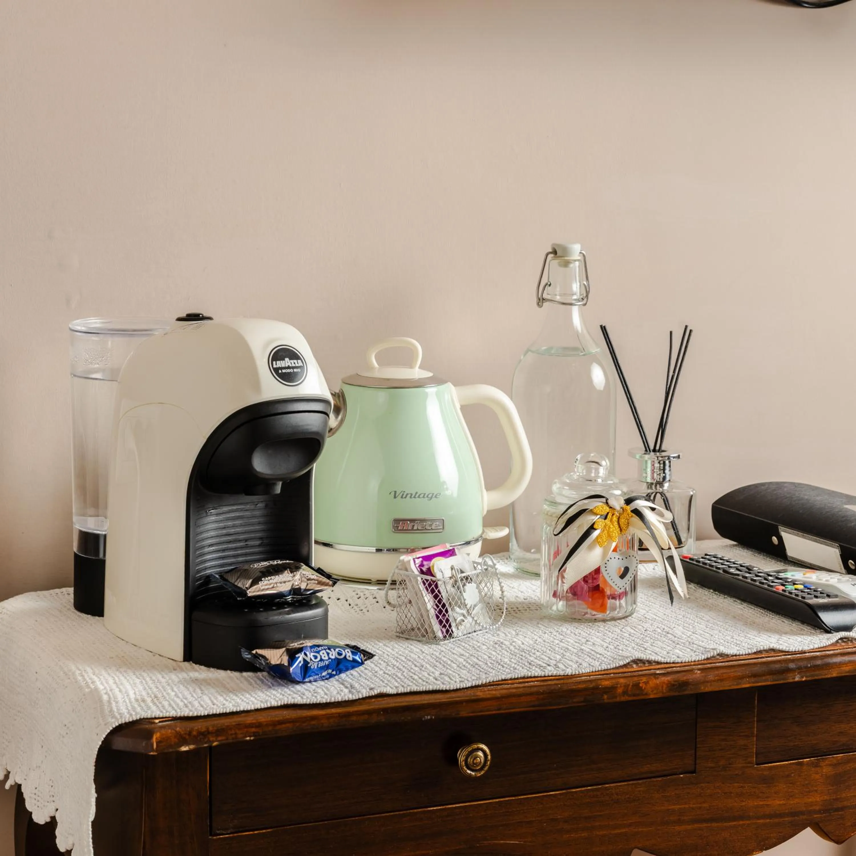 Coffee/tea facilities in Bari Antica Boutique B&B