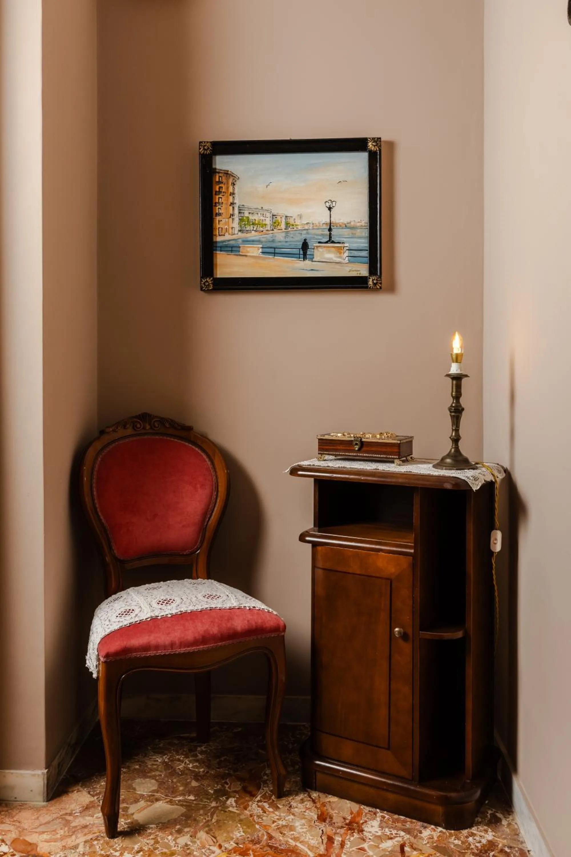 Decorative detail in Bari Antica Boutique B&B