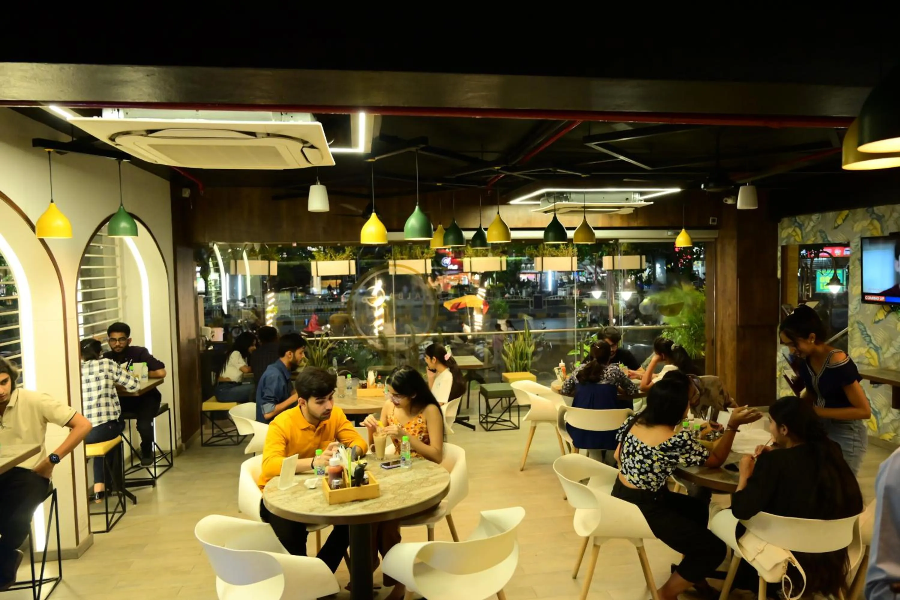Restaurant/places to eat in Alba Premier, Indore
