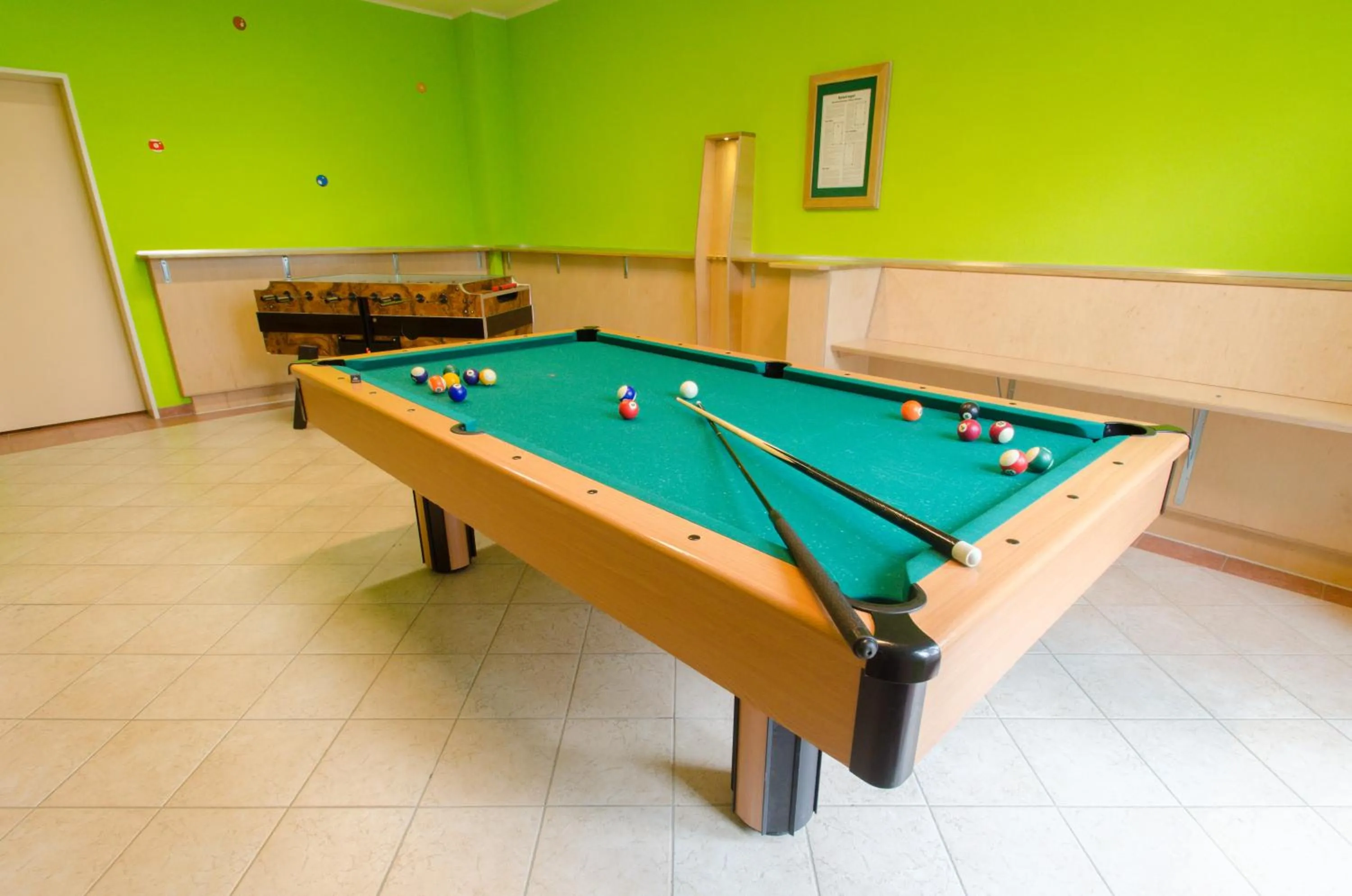Billiard in JUFA Hotel Nördlingen