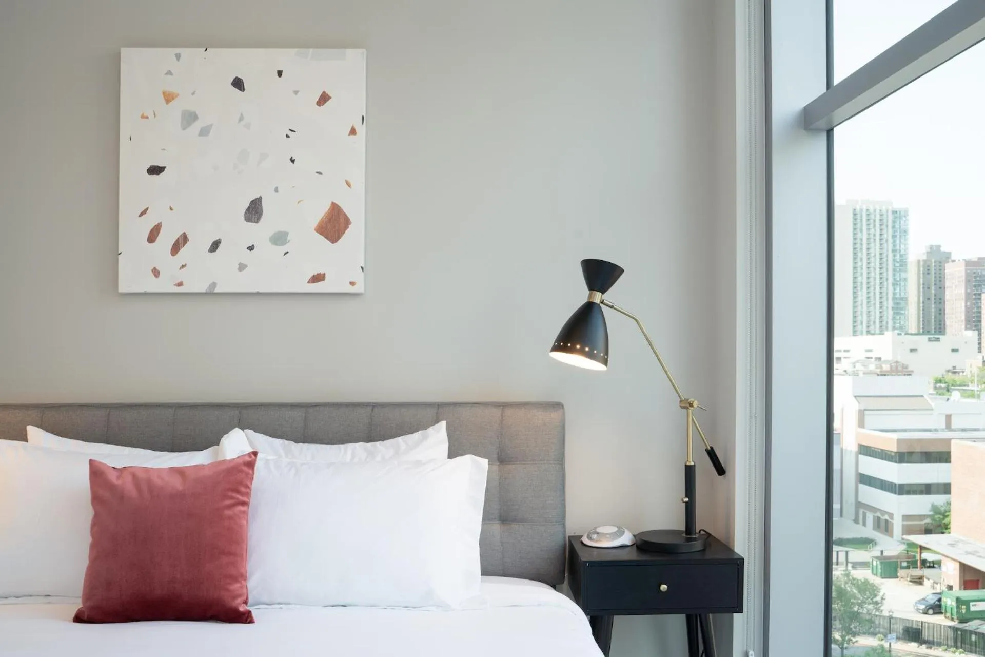 Bed in Kasa River North Chicago