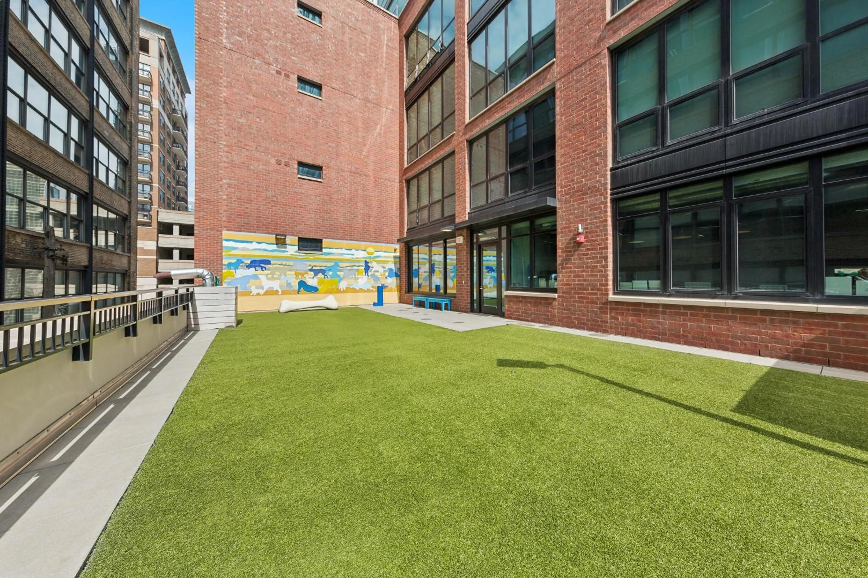 Pets in Kasa River North Chicago