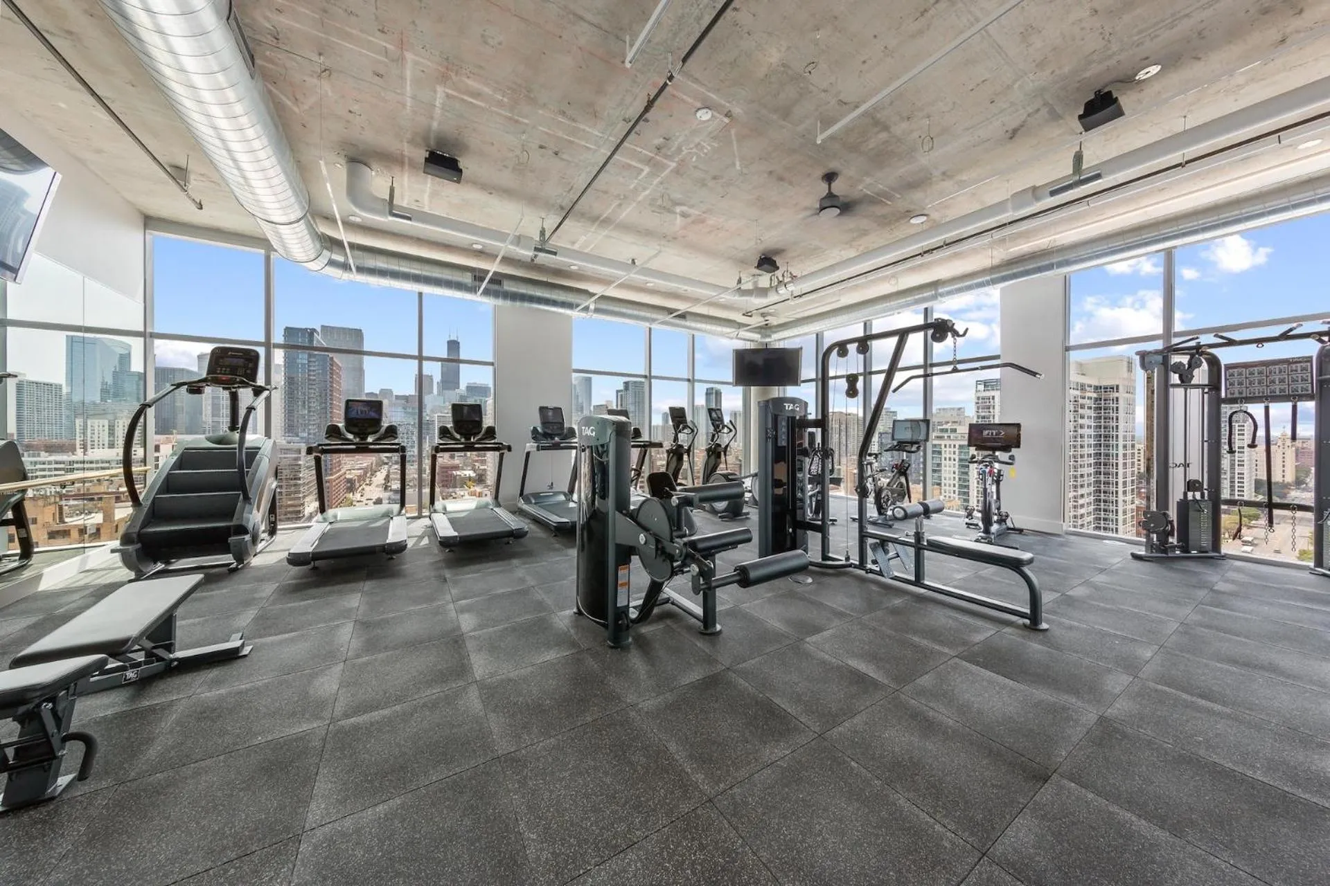 Fitness centre/facilities in Kasa River North Chicago