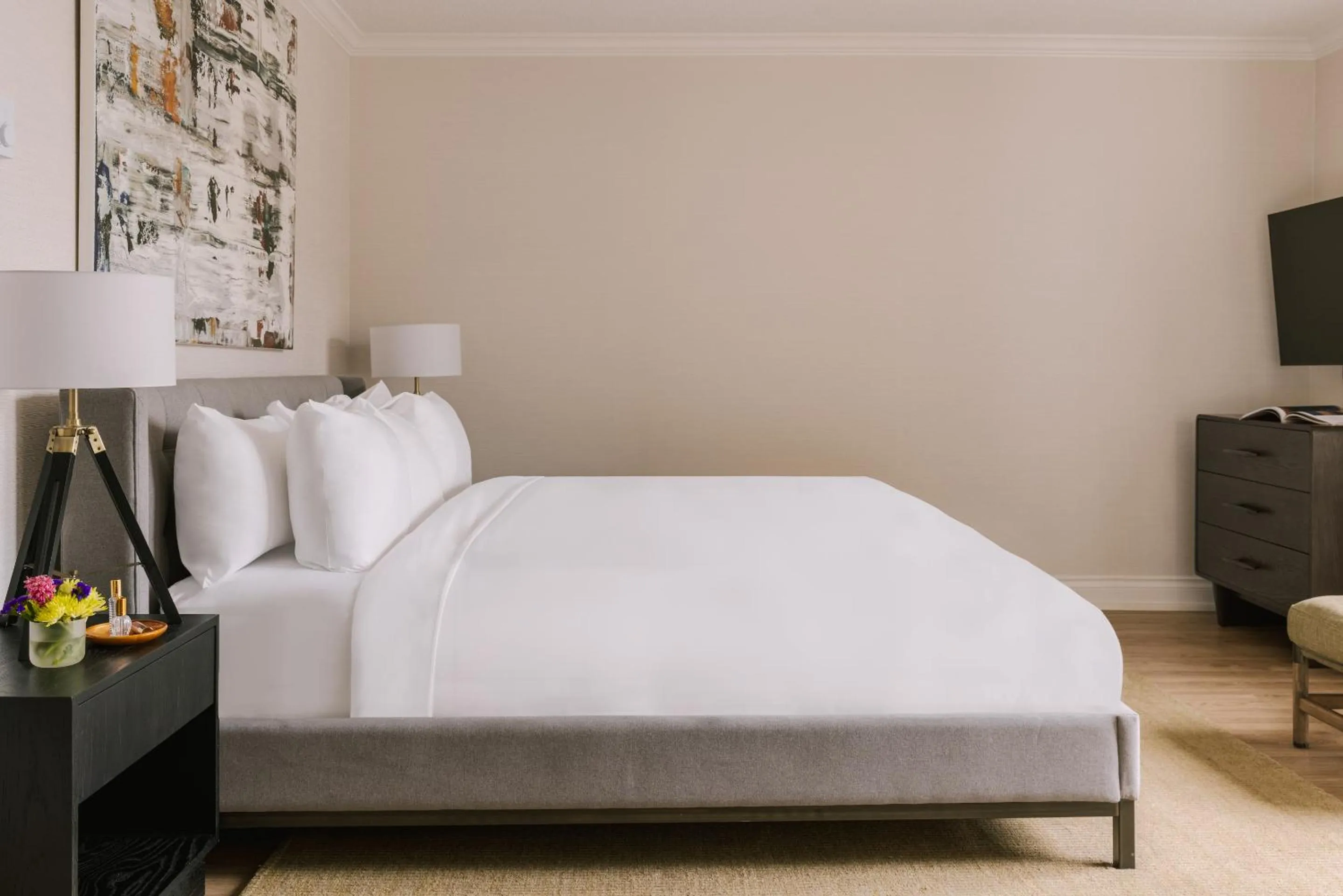 Bed in Sonder The Sunset