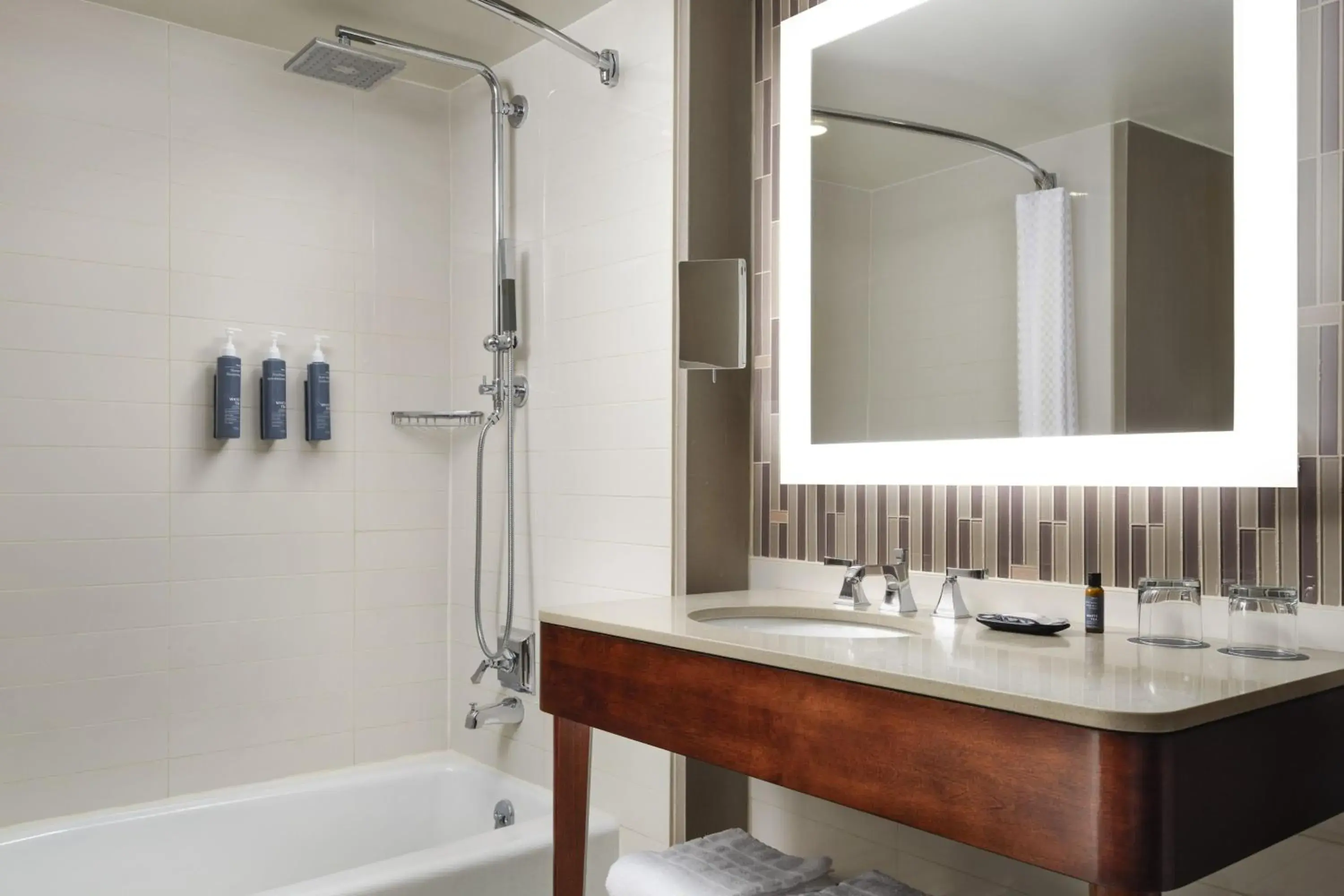 Traditional, 1 King in The Westin Portland Harborview Traditional, 1 King in The Westin Portland Harborview