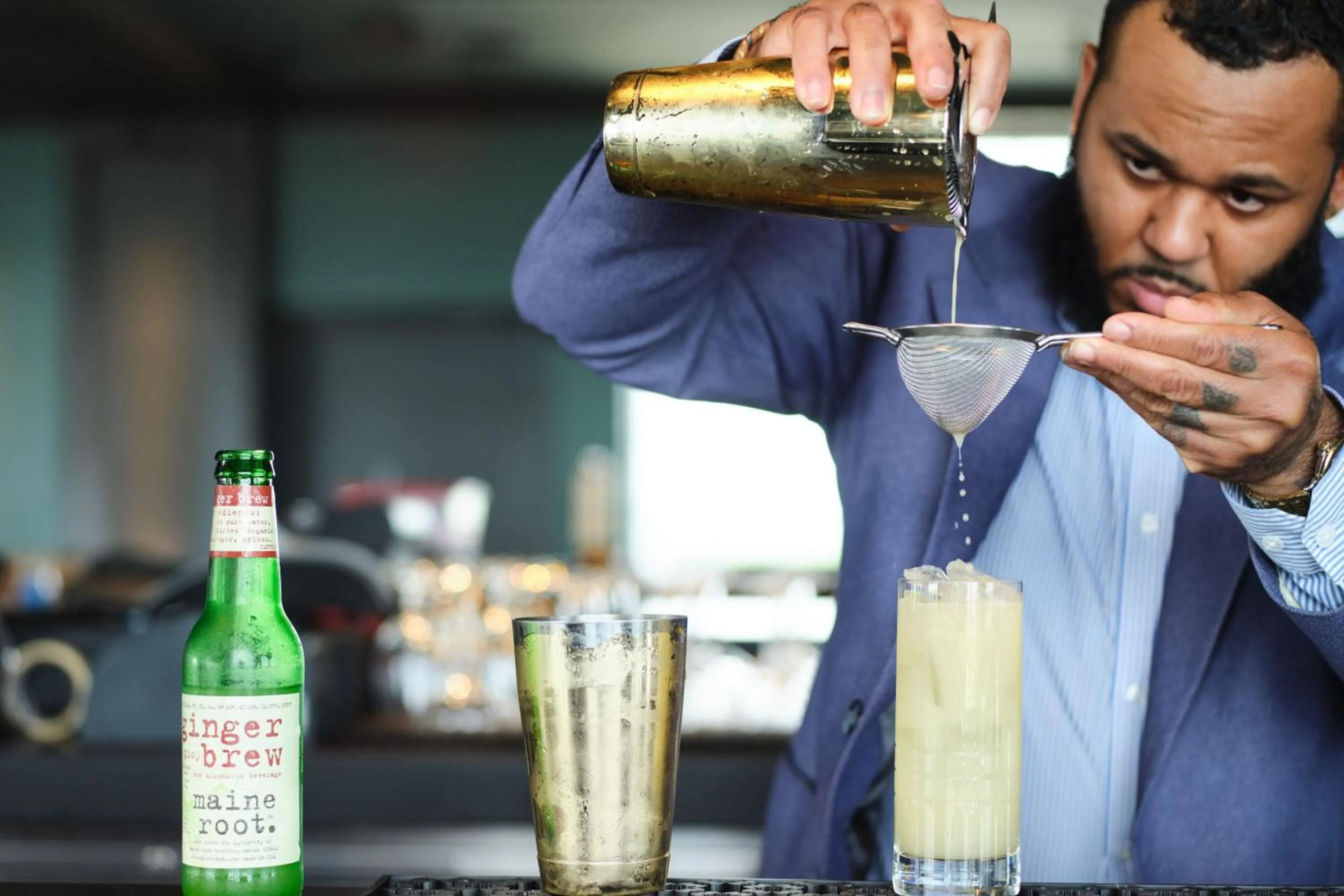 Lounge or bar in The Westin Portland Harborview