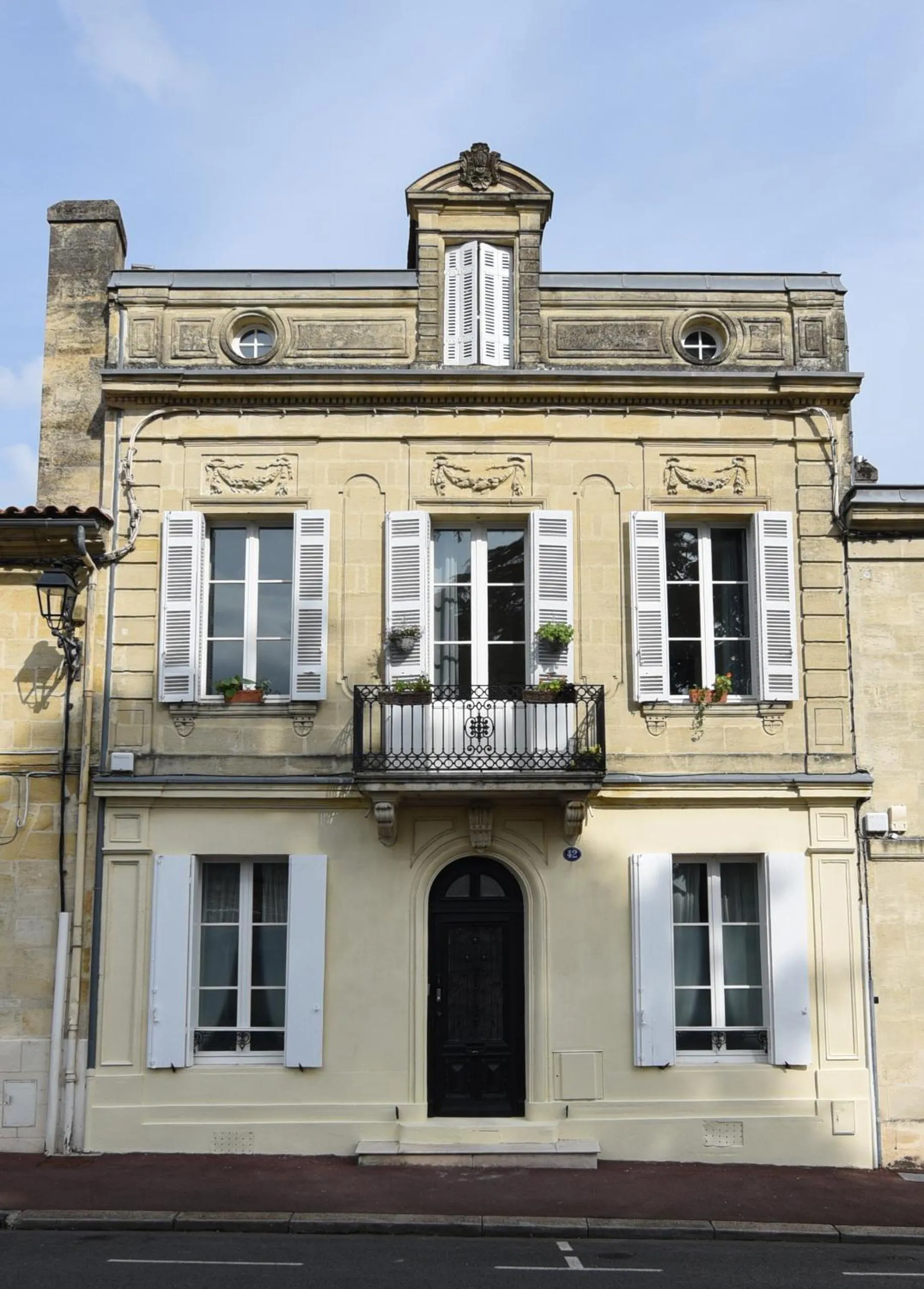 Property building in La maison botanique