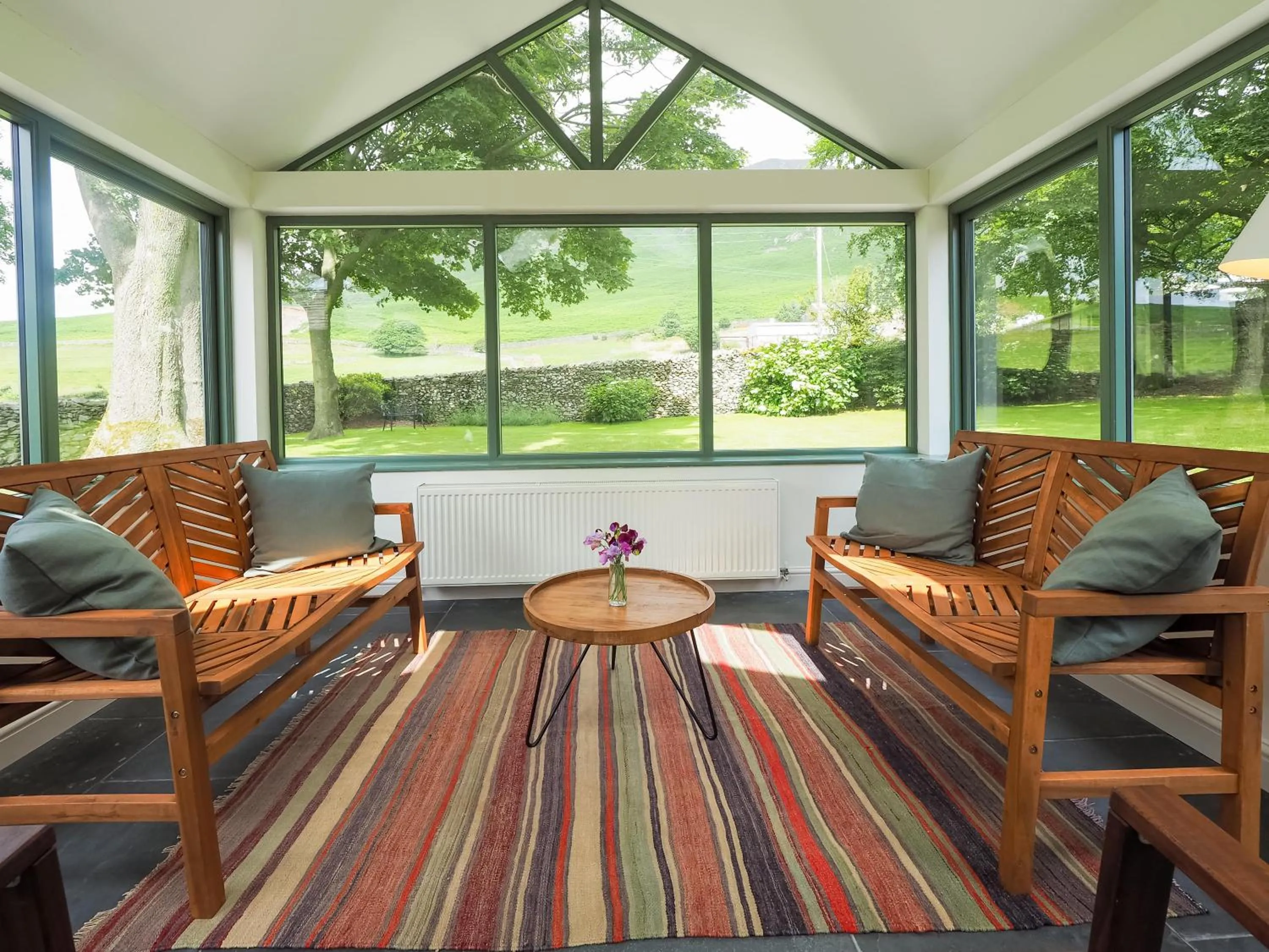 Lounge or bar in Wayside Cottage 1637