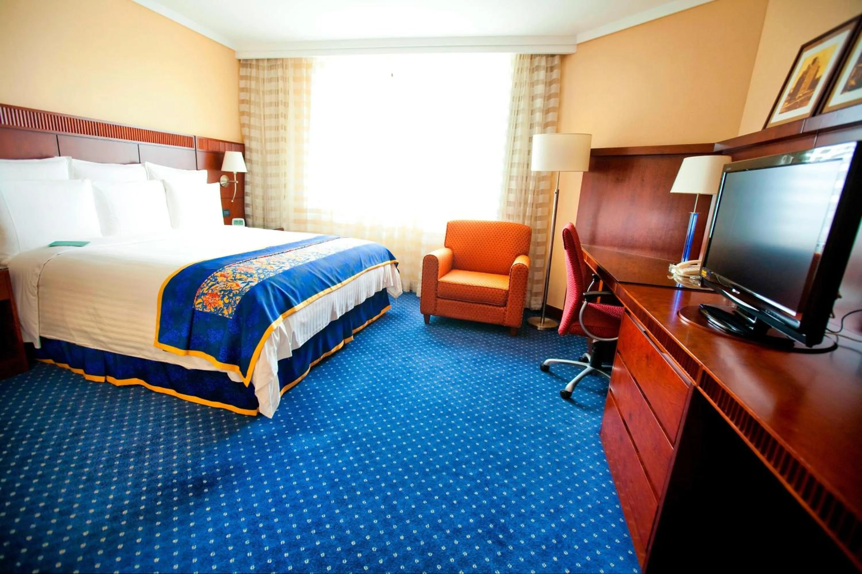 Photo of the whole room in Courtyard By Marriott Shanghai Pudong