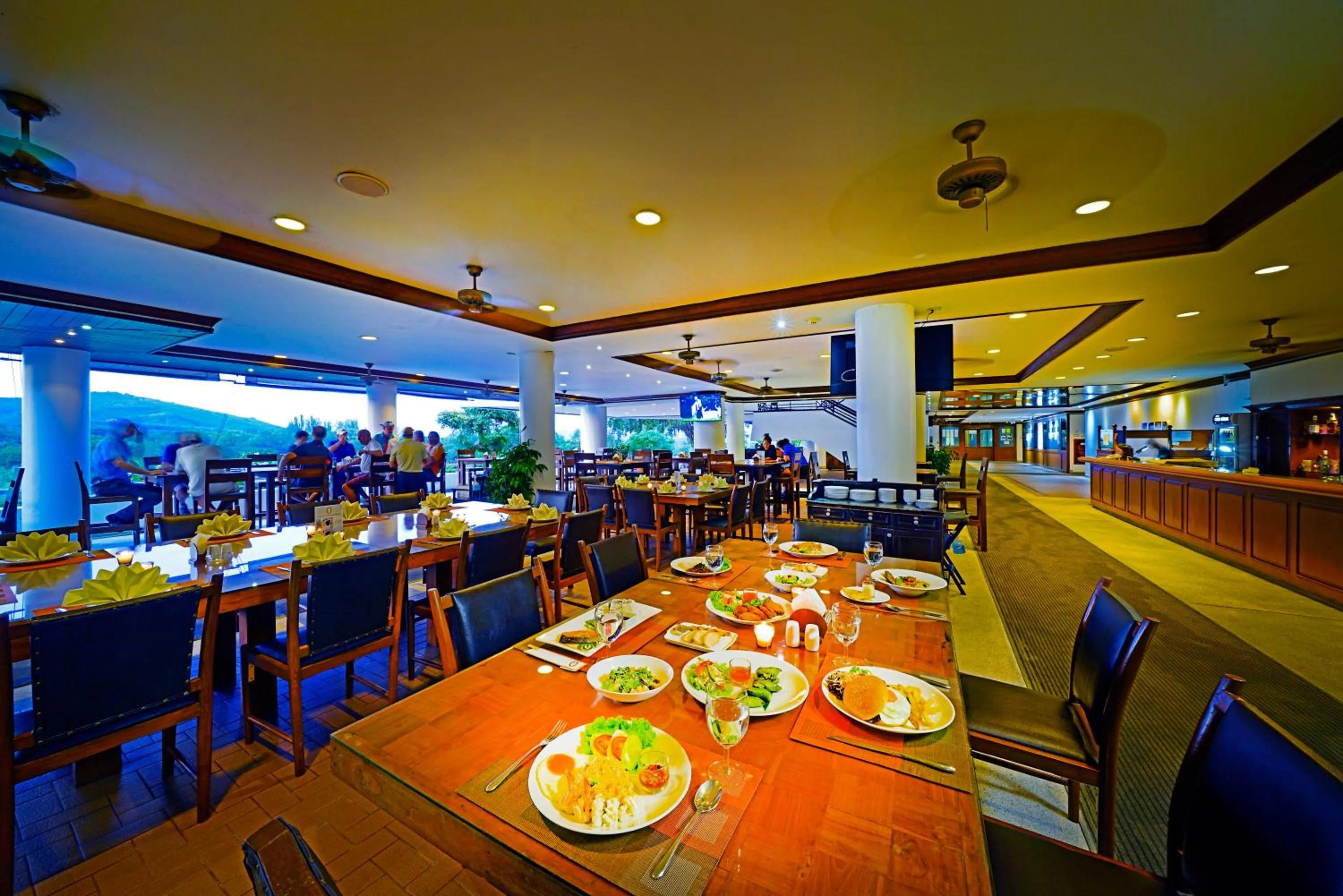 Restaurant/places to eat in Blue Canyon Country Club