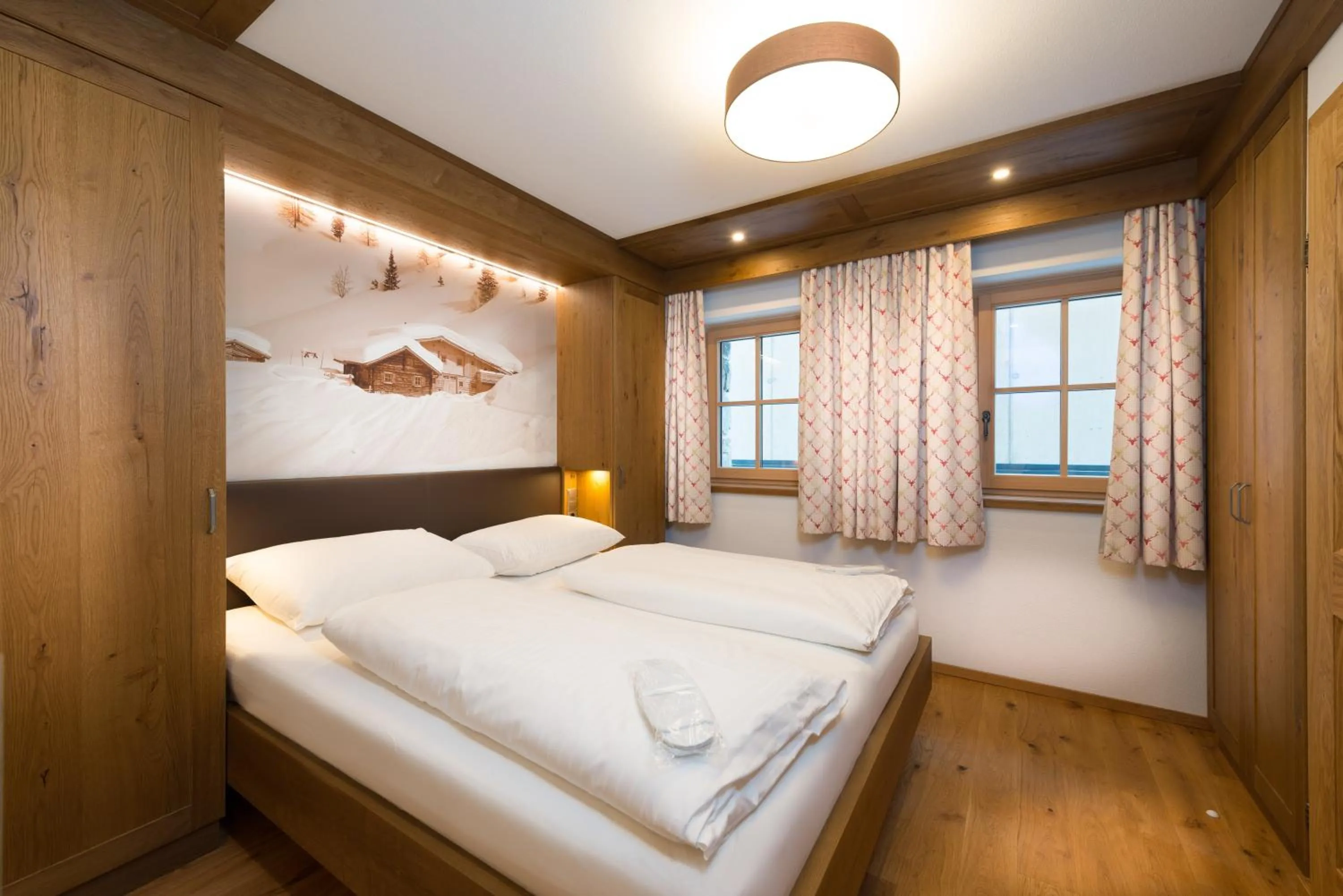 Photo of the whole room, Bed in FIRSTpeak Zauchensee