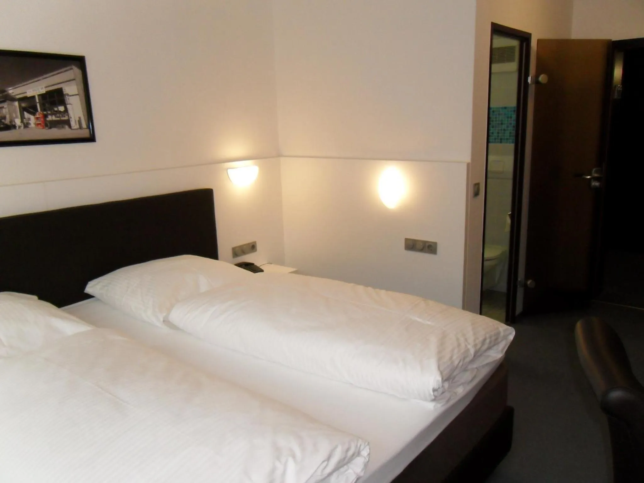 Photo of the whole room, Bed in Hotel Gasthof Traube