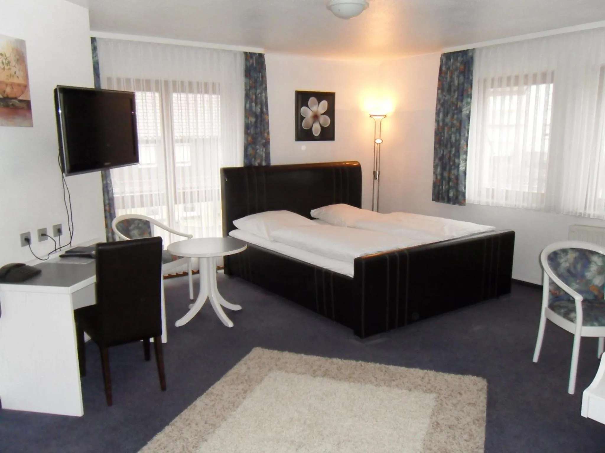 Photo of the whole room, Bed in Hotel Gasthof Traube