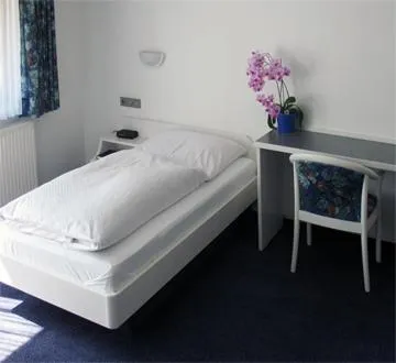 Photo of the whole room, Bed in Hotel Gasthof Traube